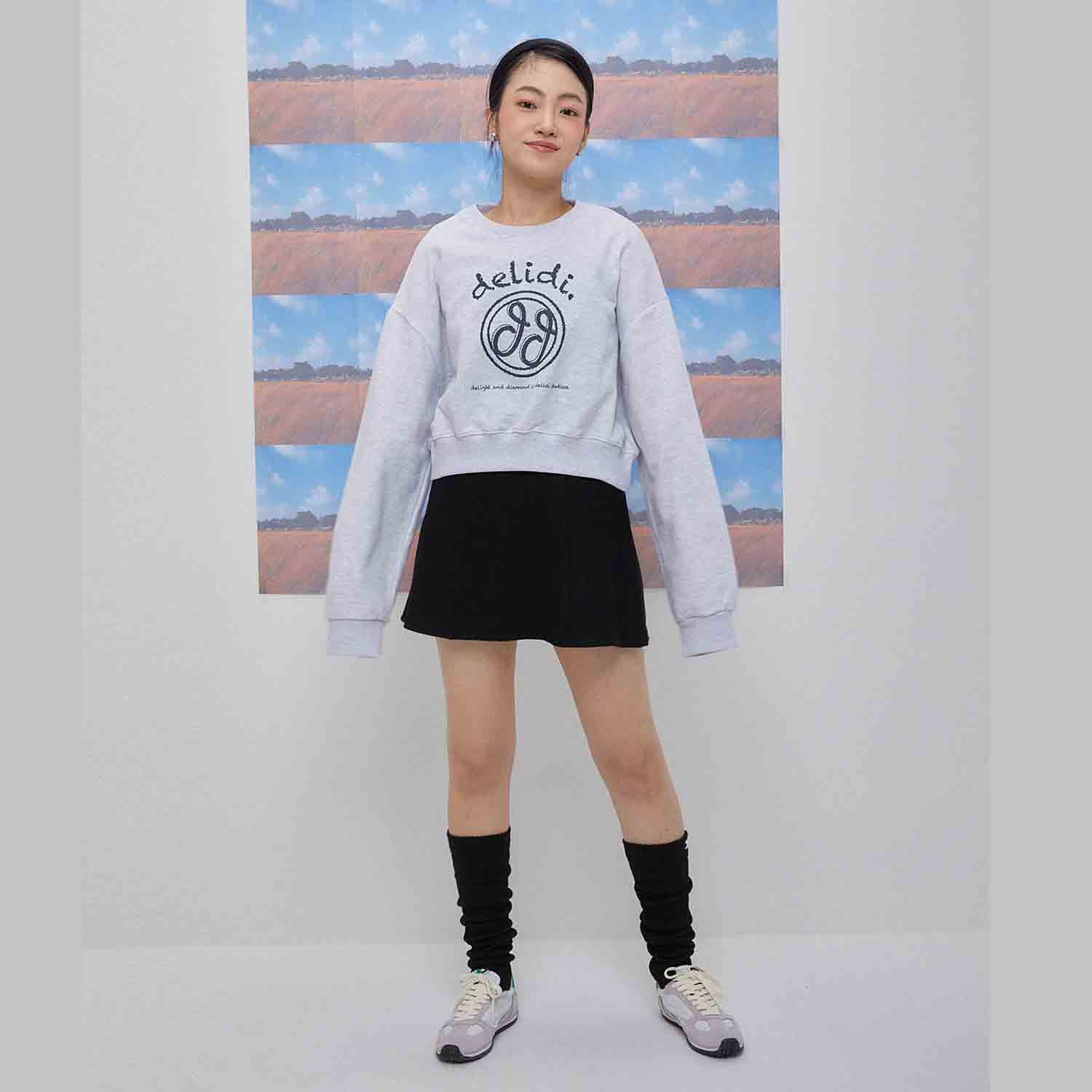 Cheerful logo short sweat shirt