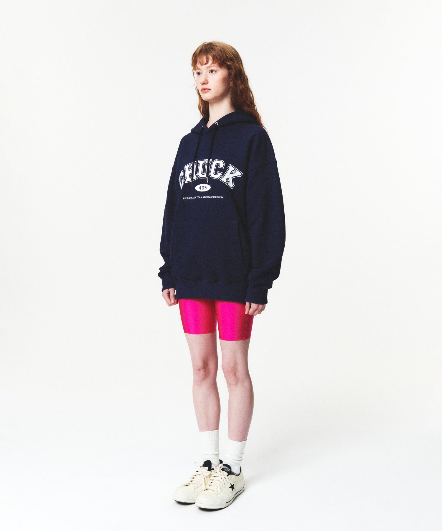 CHUCK アプリケアーチロゴフーディ / CHUCK APPLIQUE ARCH LOGO HOODIE (NAVY)