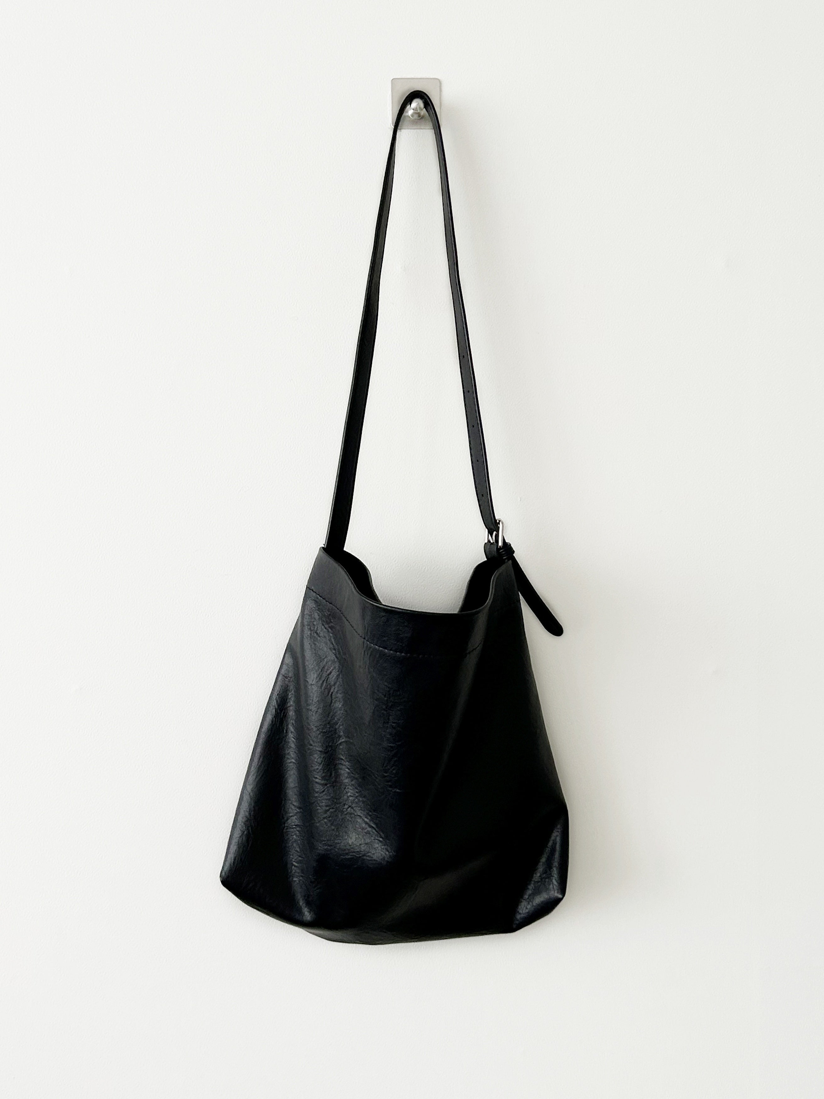 Pier shoulder bag