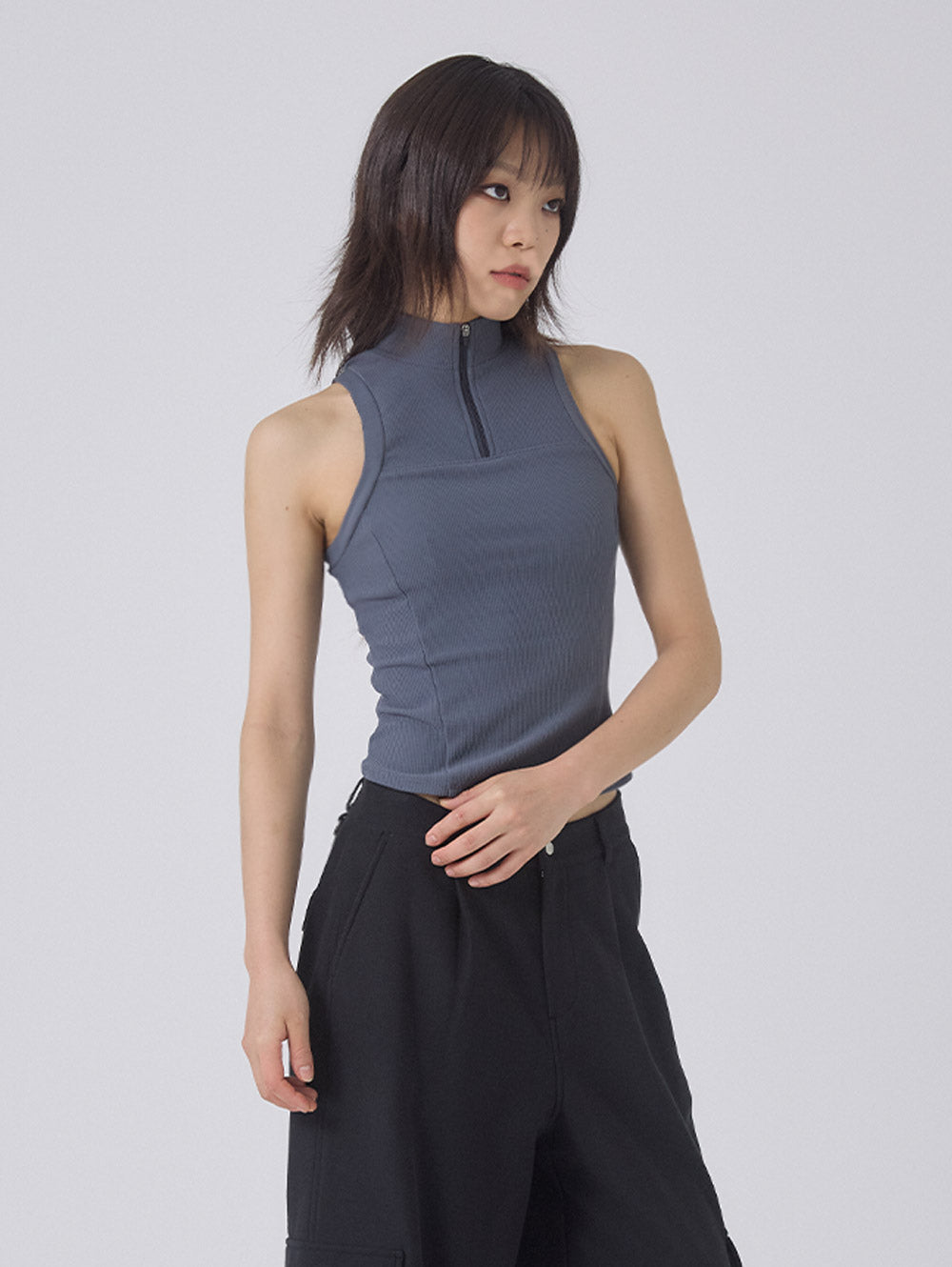 MESH LAYERED HALF-ZIP SLEEVELESS [DUSTY BLUE]