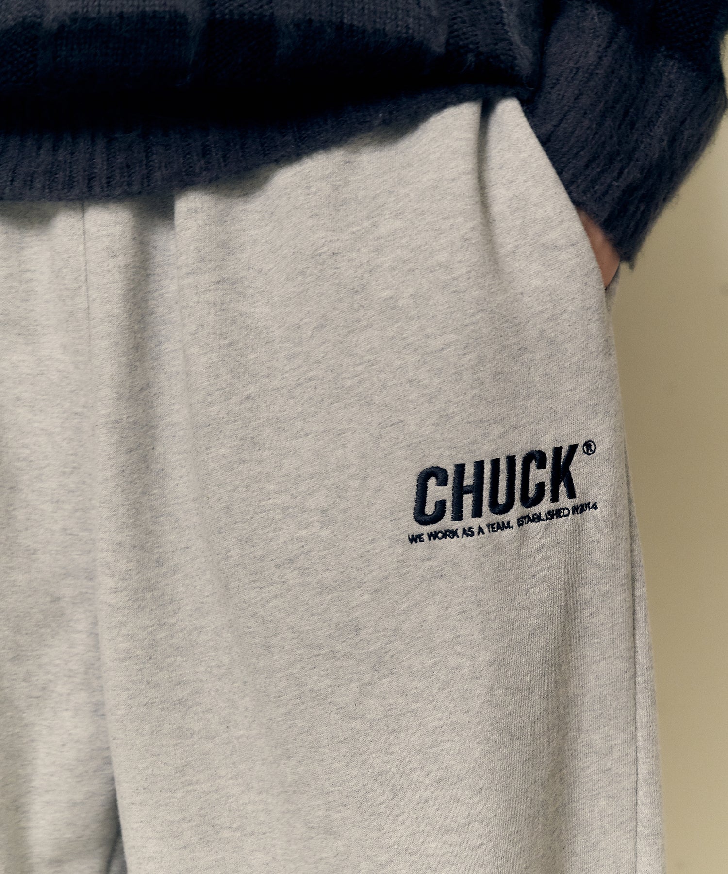 シグネチャーロゴ ストリングスウェットパンツ / CHUCK SIGNATURE LOGO STRING SWEAT PANTS (GRAY)