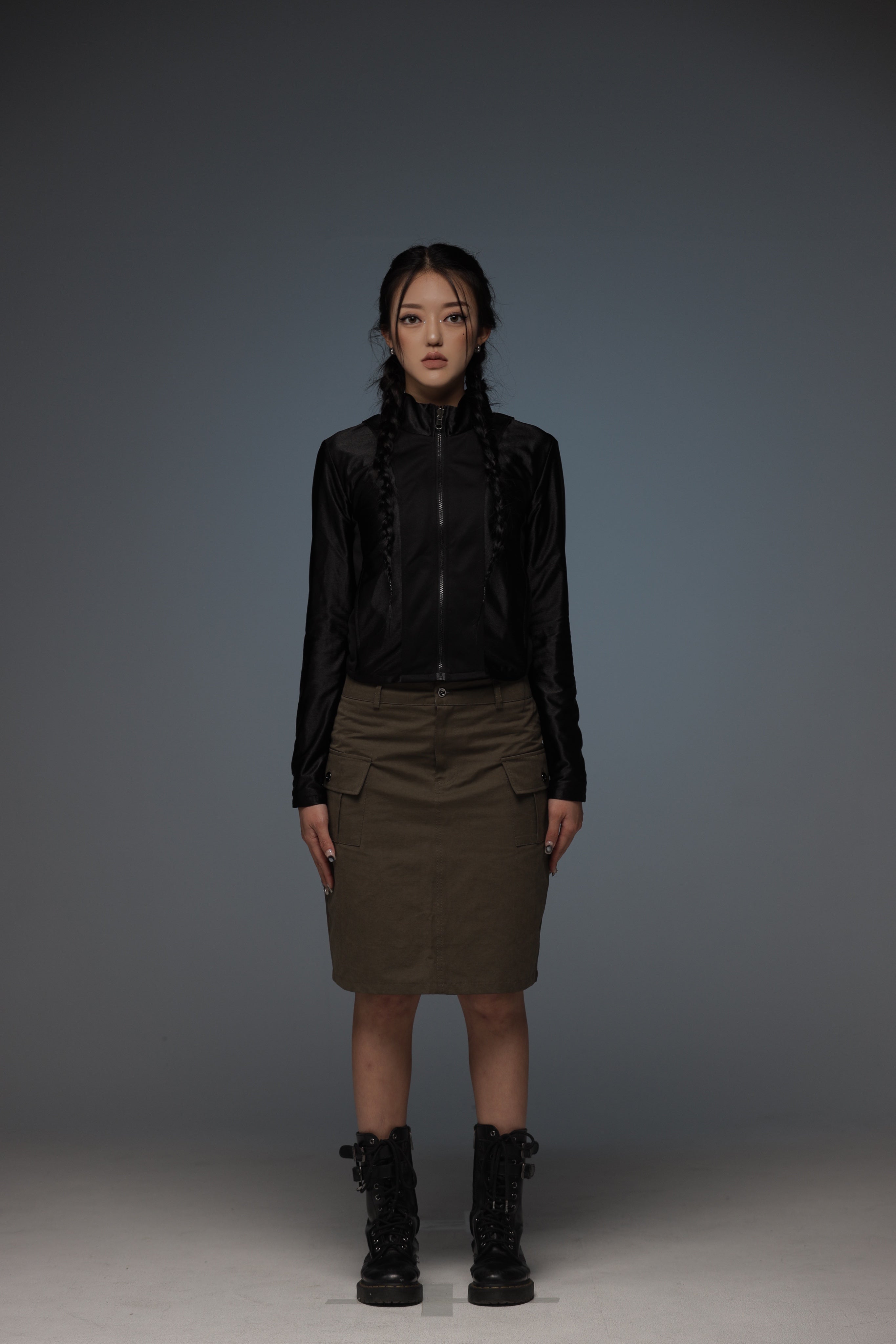 05. MIDI KHAKI CARGO SKIRT