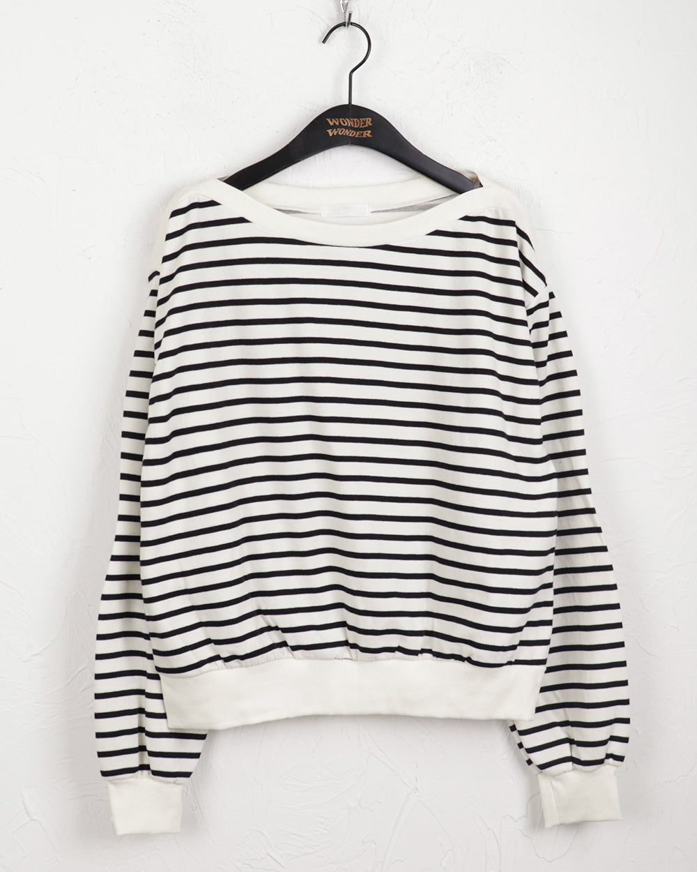 O-ne color combination striped plain loose fit off shoulder long sleeve sweatshirt