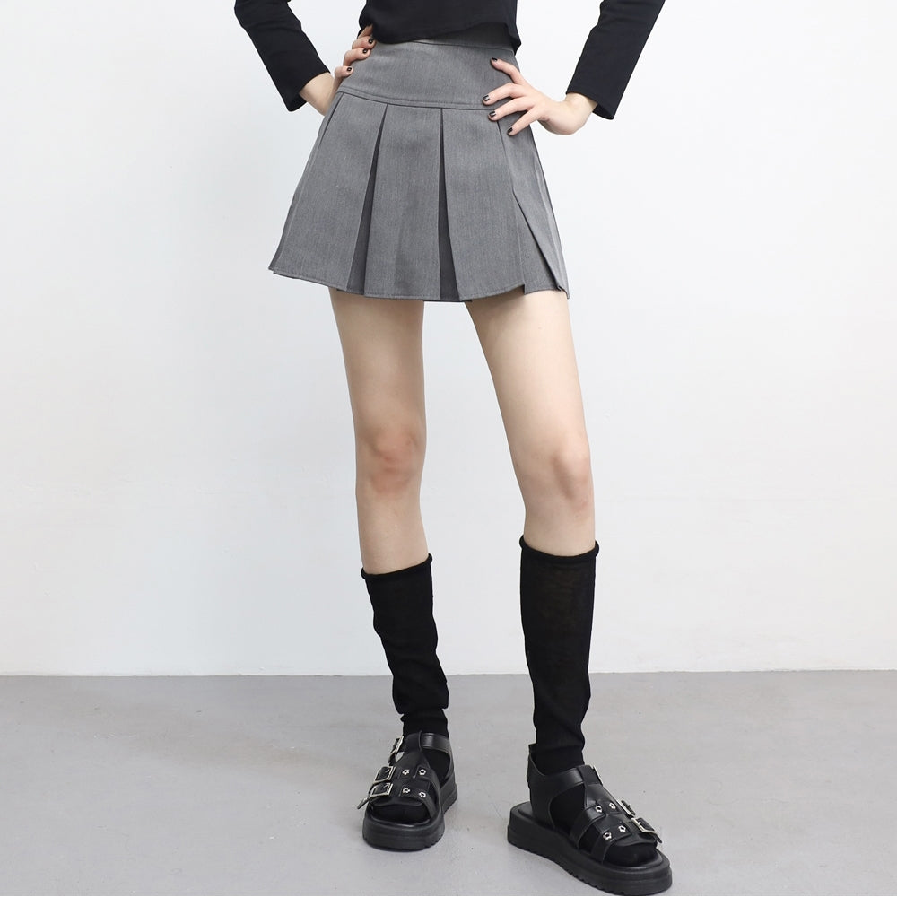 Milf pleated mini skirt