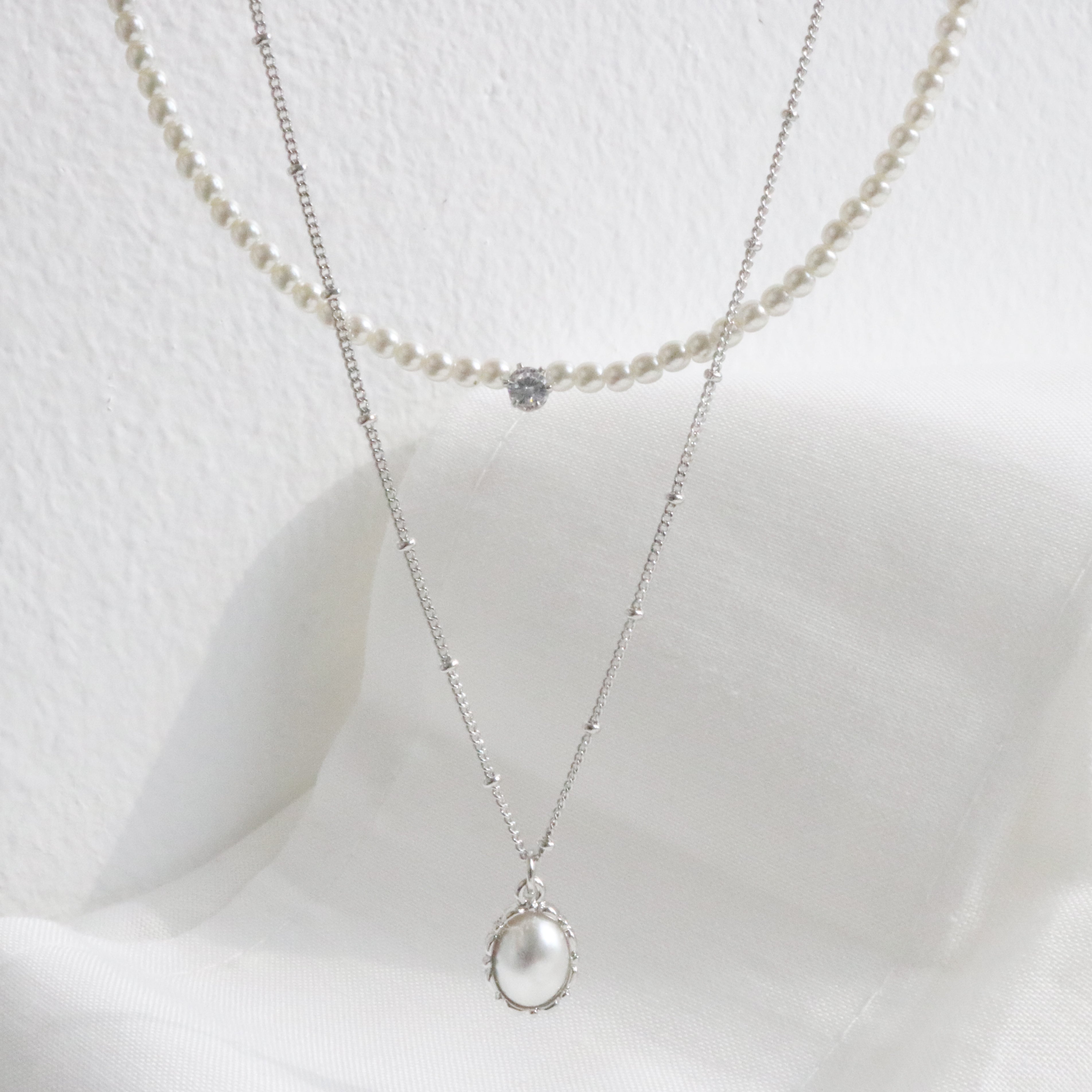 Rail pearl layered necklace