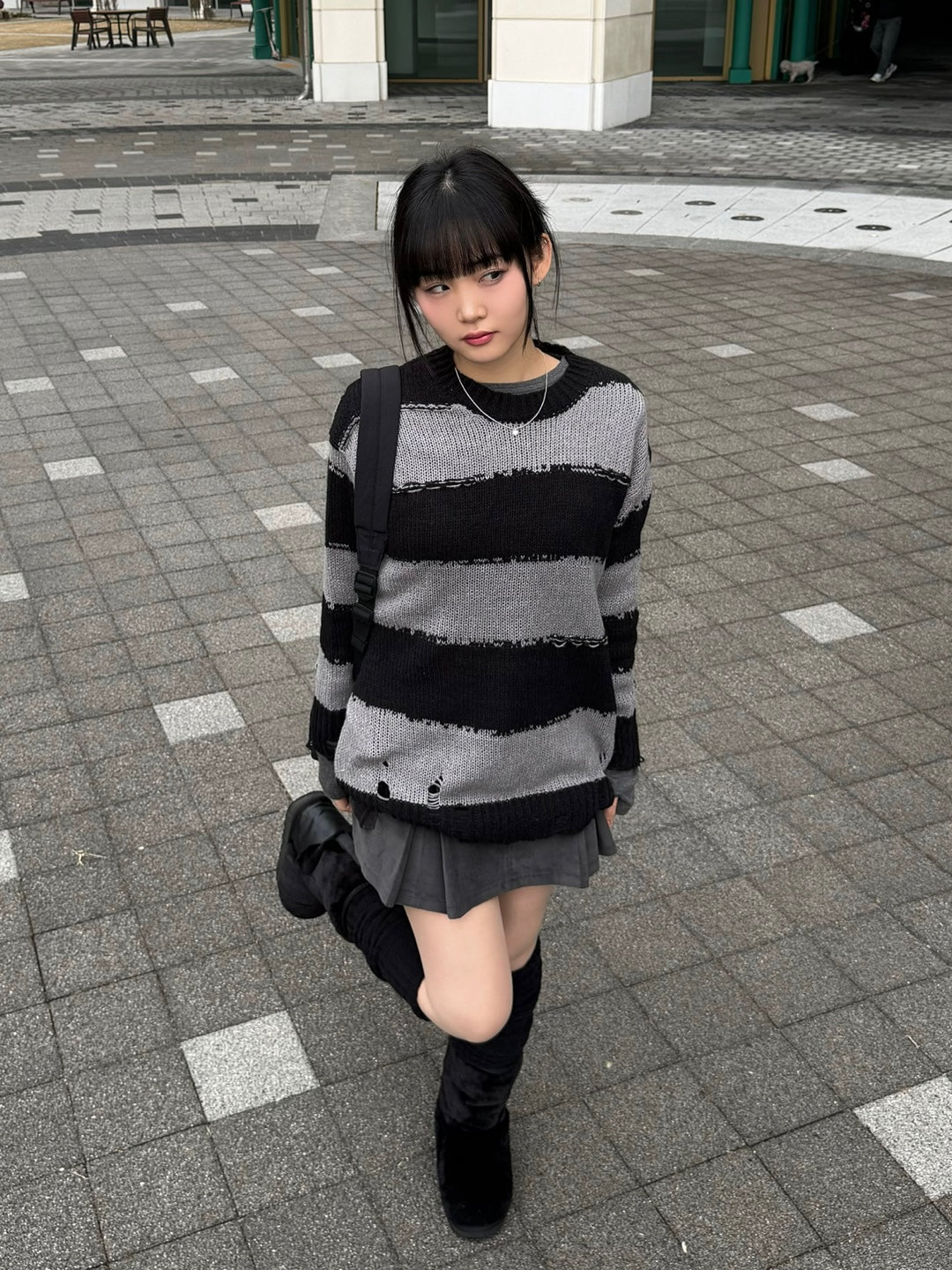 Damage stripe knitwear