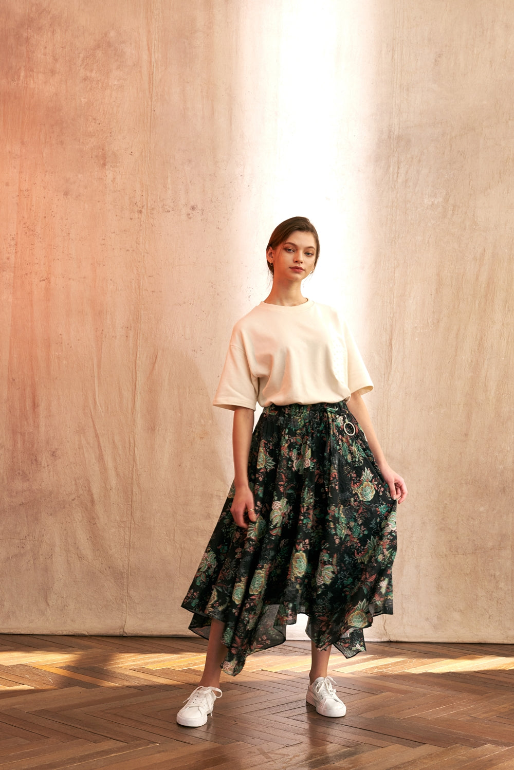 VINTAGE FLOWER UNBALANCE FLARE SKIRT (Black)