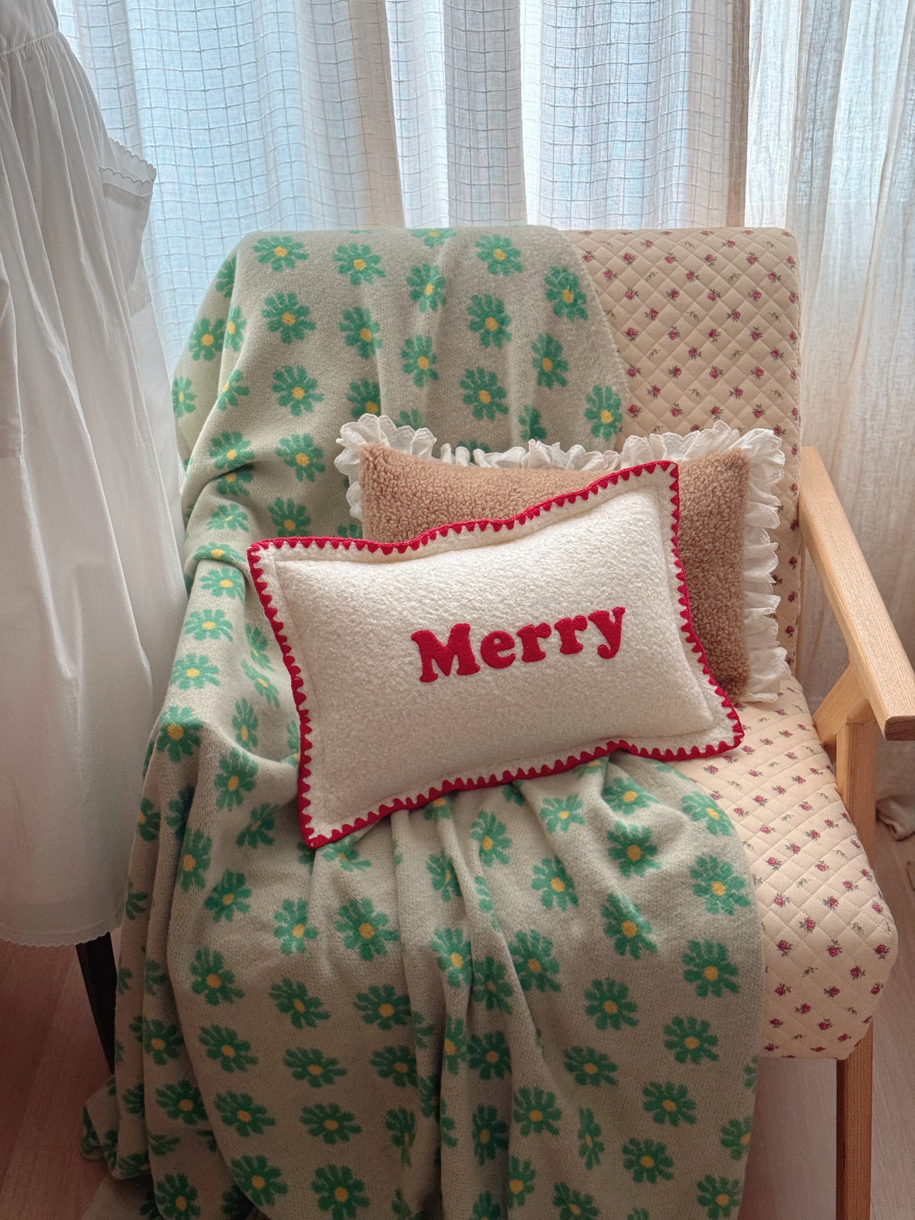 Merry Boucle Mini Cushion Red Point Embroidery Christmas