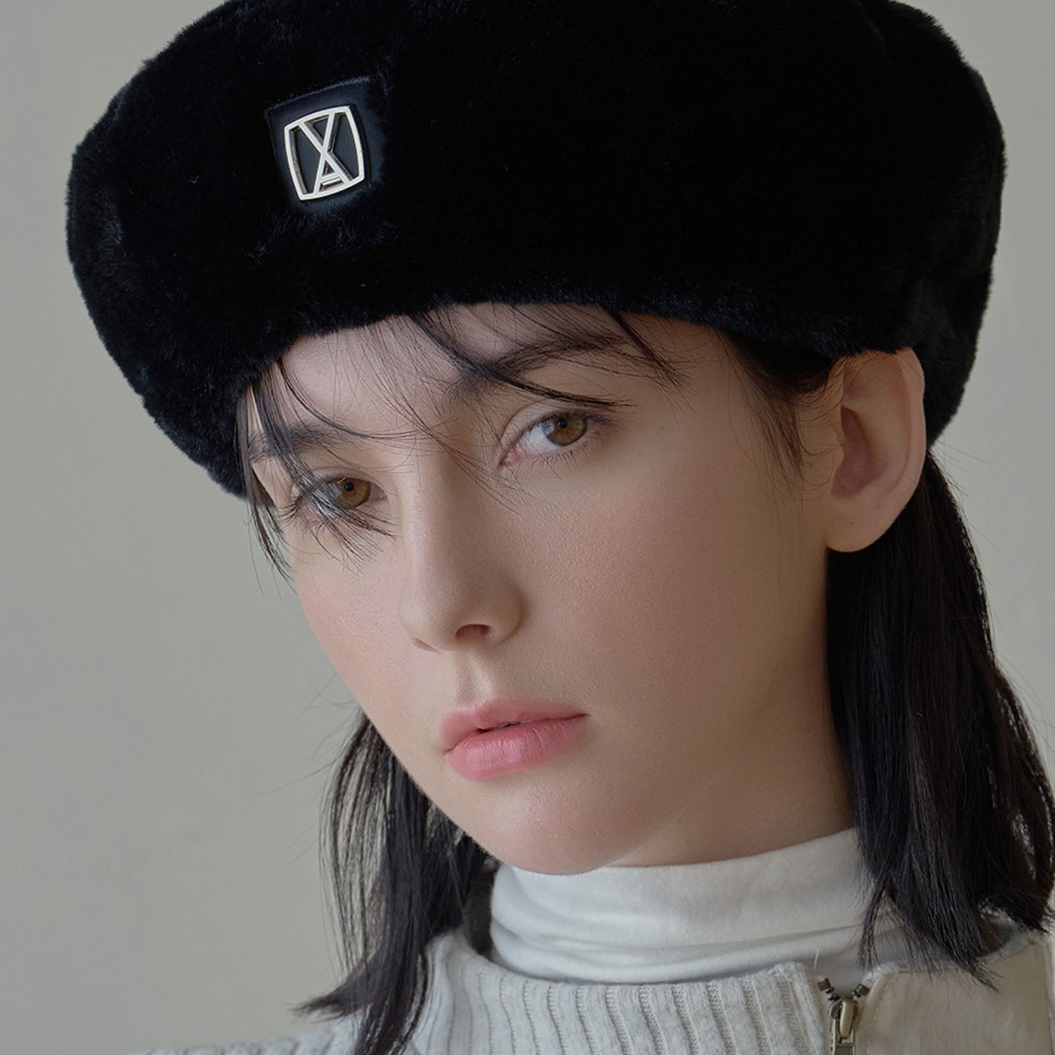 VA Square Stud Fur Beret / Black