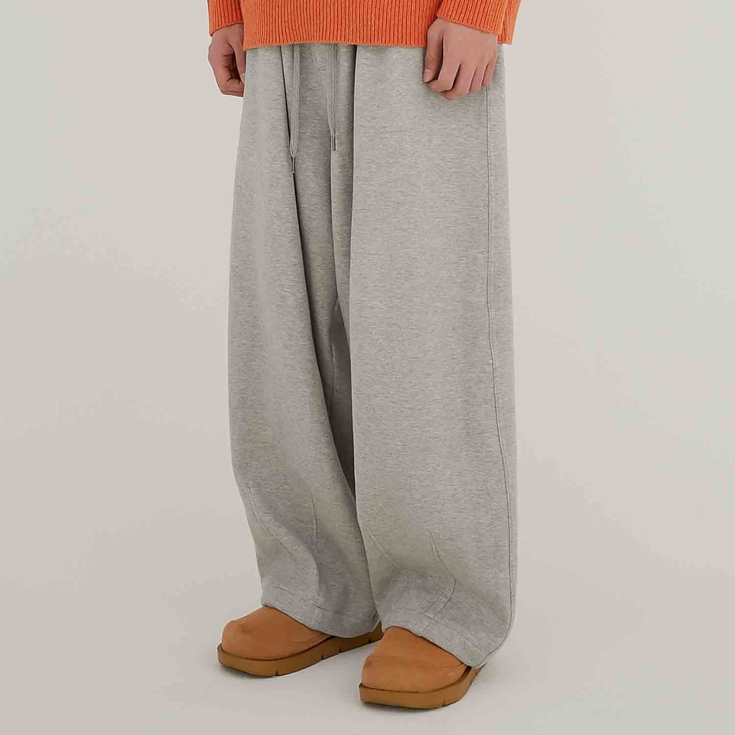 TWO-TUCK BALLOON SWEAT PANTS