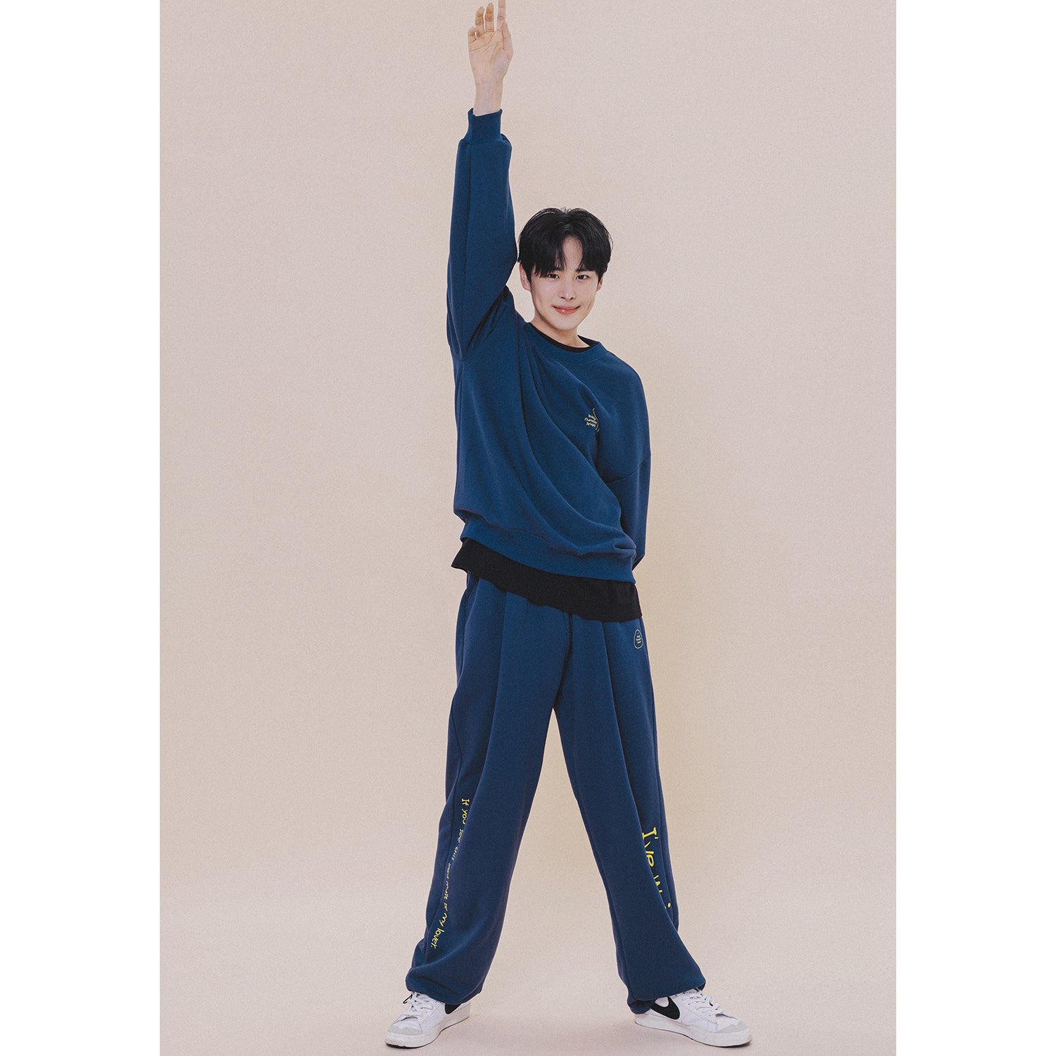 HOLYNUMBER7 X CHOI BYUNGCHAN CHICK GRAPHICS TRAINING PANTS_NAVY