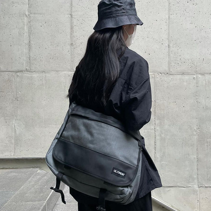 2040 Messenger Bag Grey