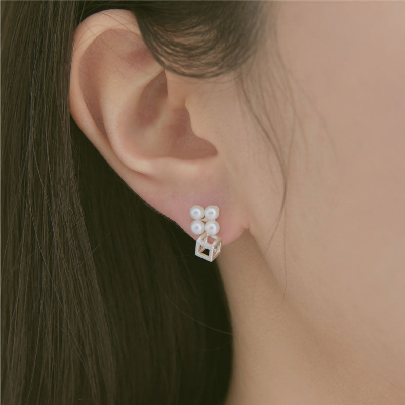 Frame Cube Flower Pearl Stud Earrings