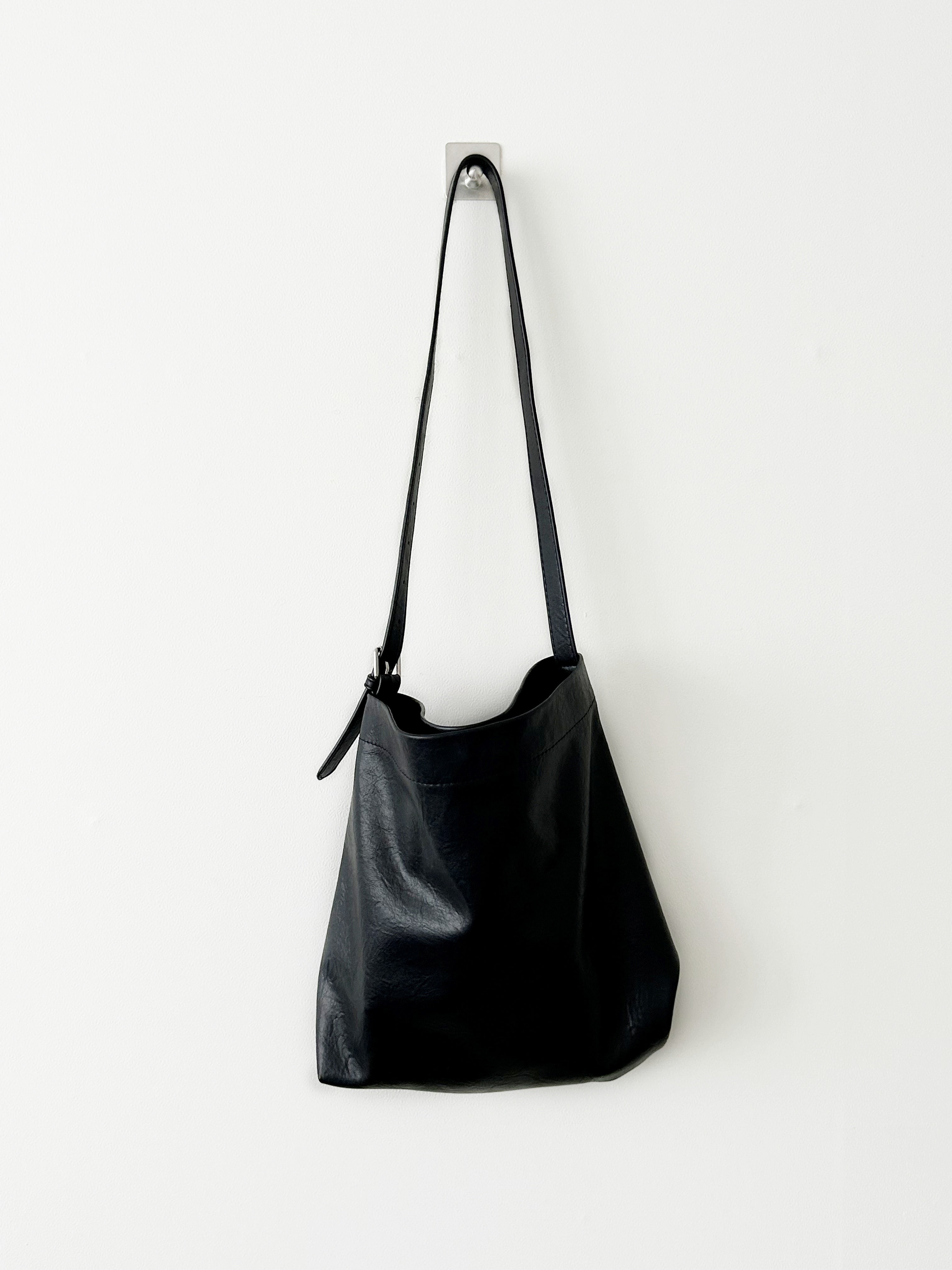 Pier shoulder bag