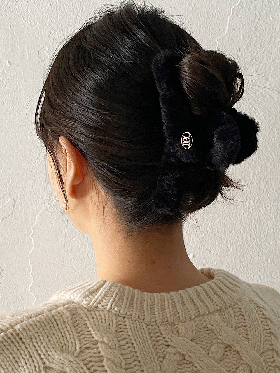 Vintage mood Fur Hair Barrette [Black]