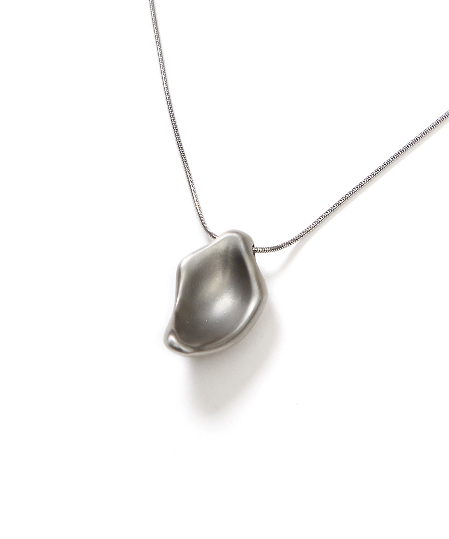 pebble pendant necklace