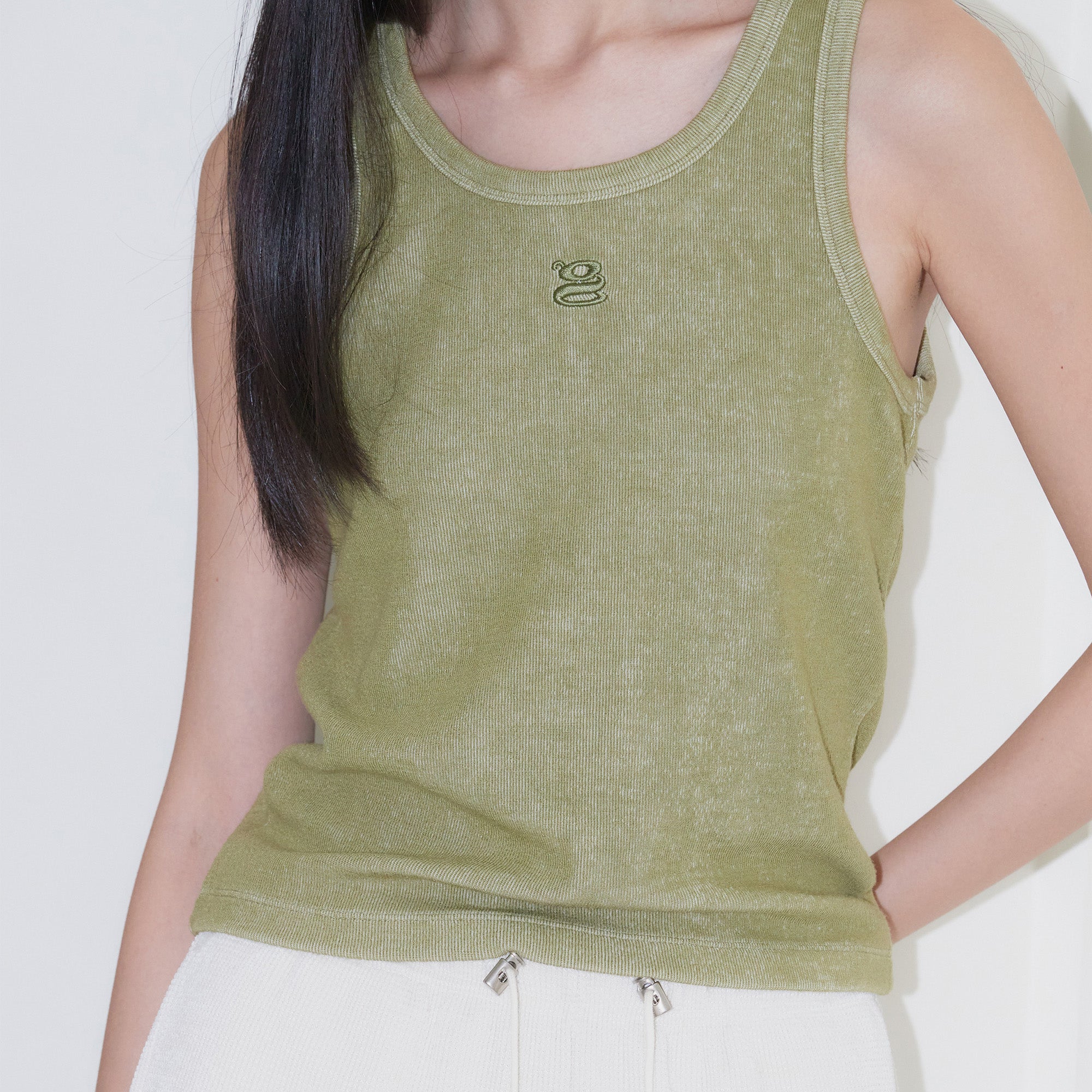 LAYERED SLEEVELESS_OLIVE GREEN