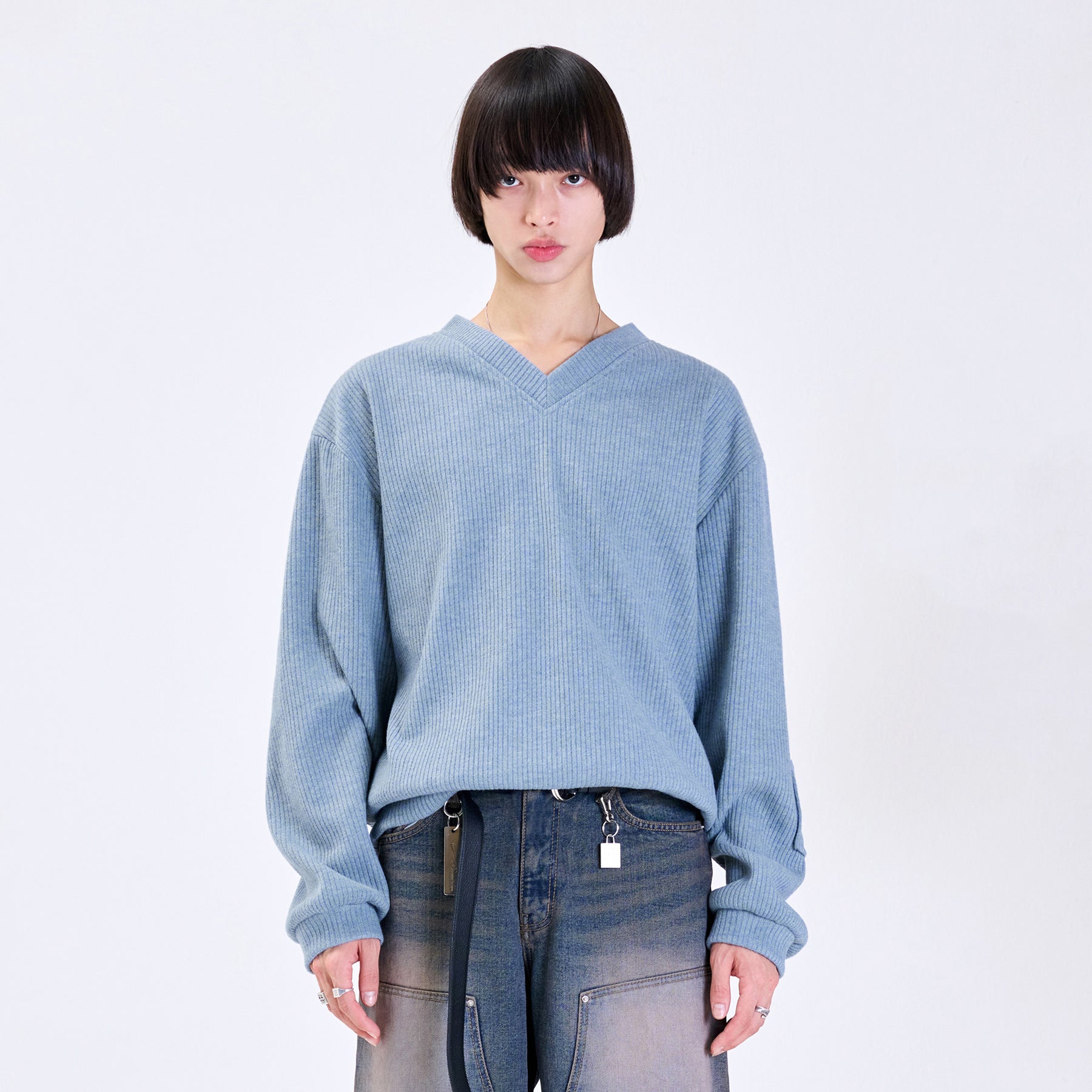 OVER FIT V-NECK KNIT BLUE