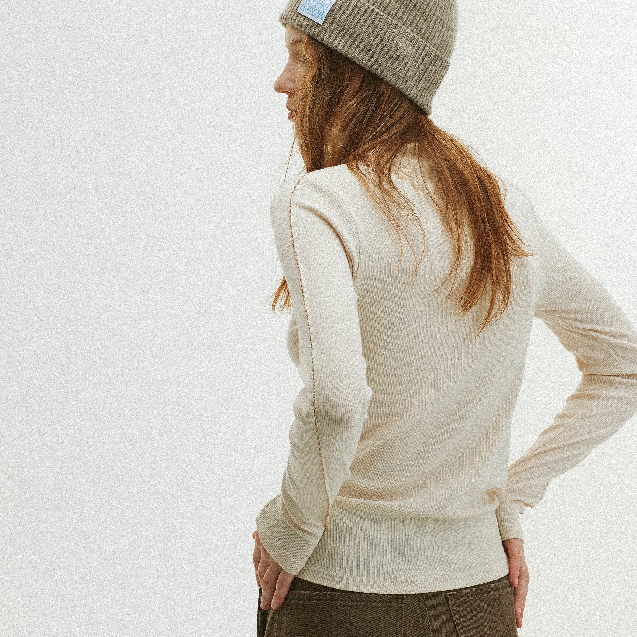 PICOT STITCH RIBBED TURTLENECK T-SHIRT_LIGHT BEIGE