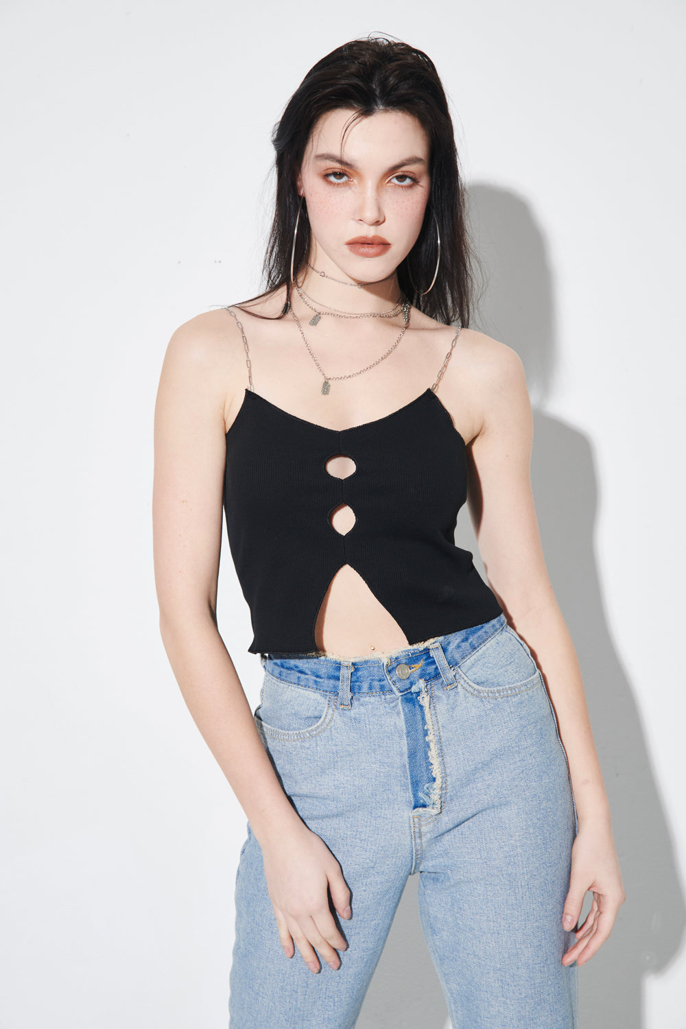 CHAIN SLEEVELESS TOP