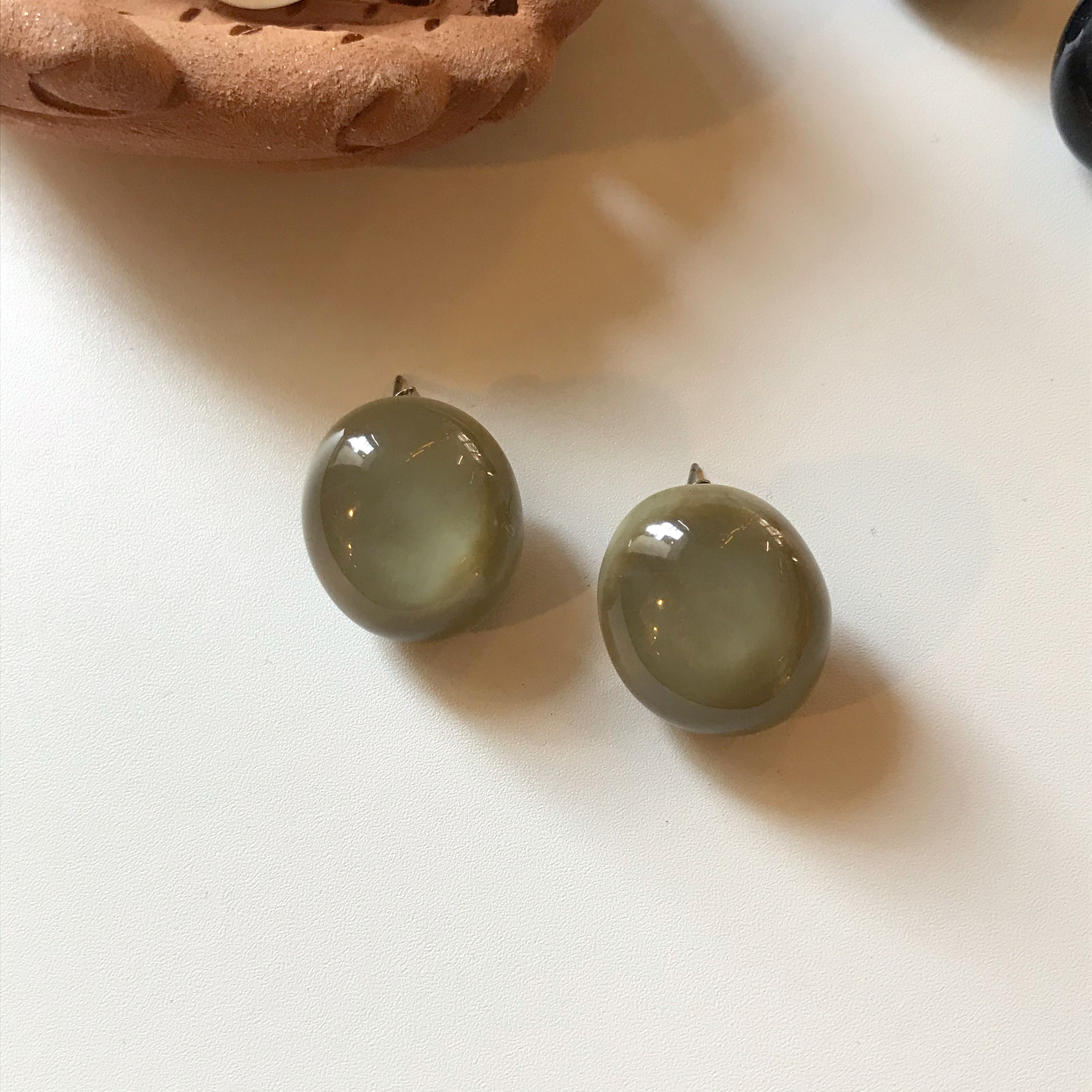 Formica Pebble earring  [Green]