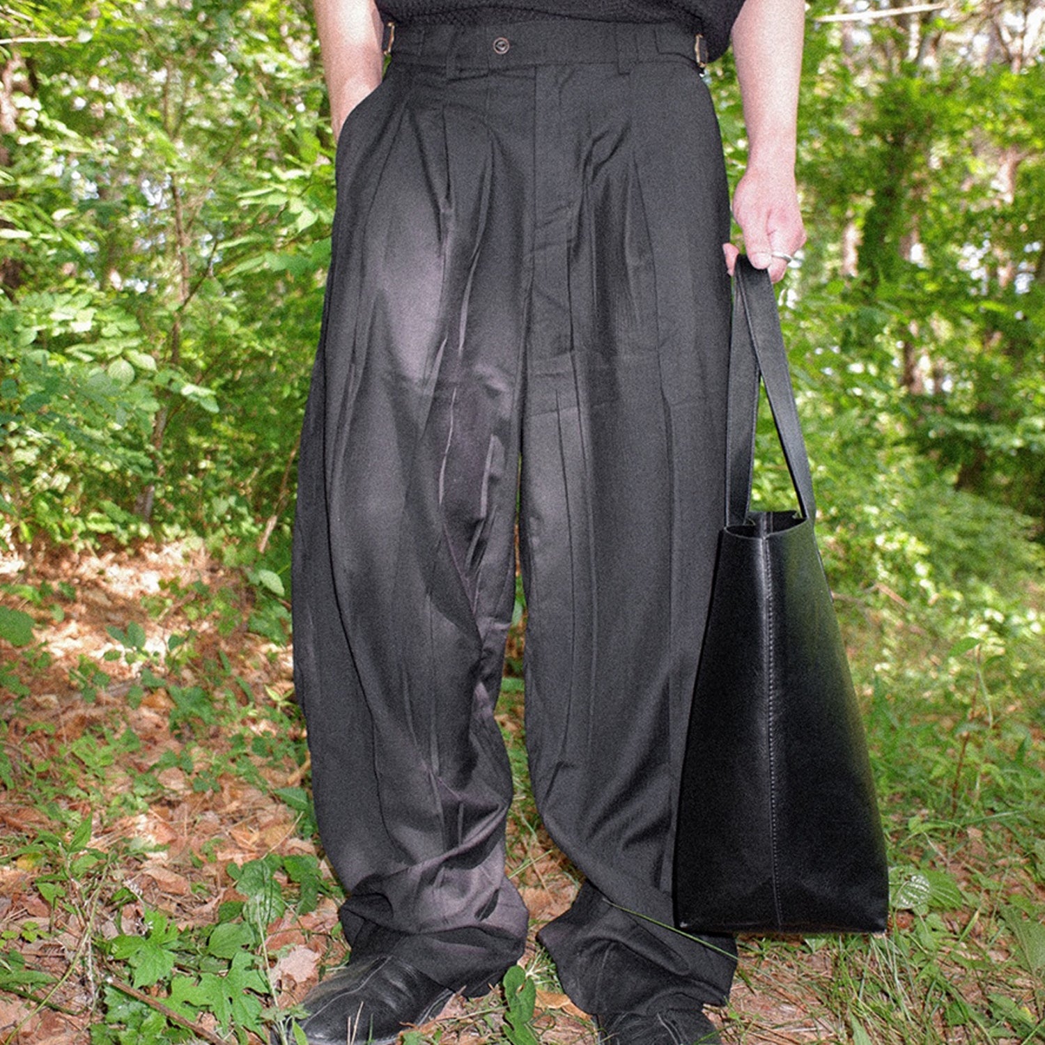 DP-057 (creased wide trousers)