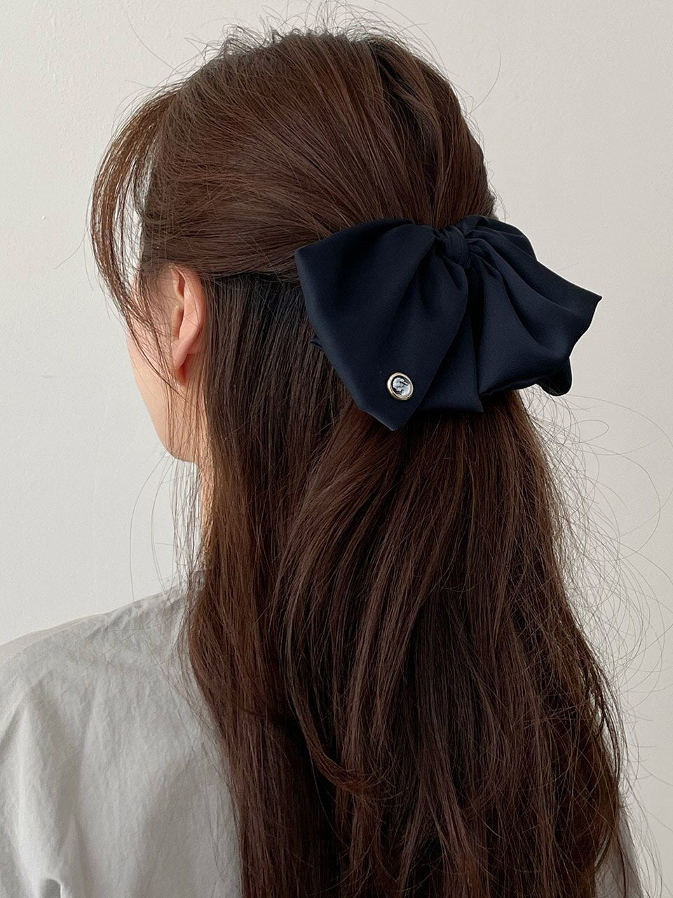 Cameo Big Ruffle Ribbon Hair Barrette [Navy]