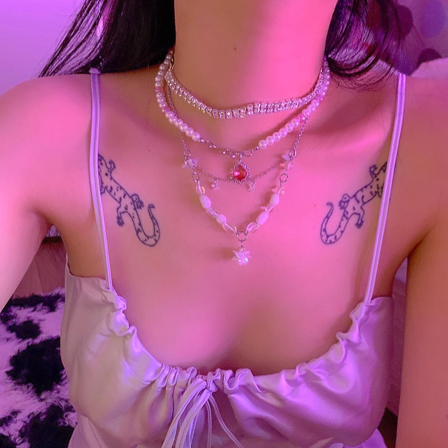 Neck layered shine choker