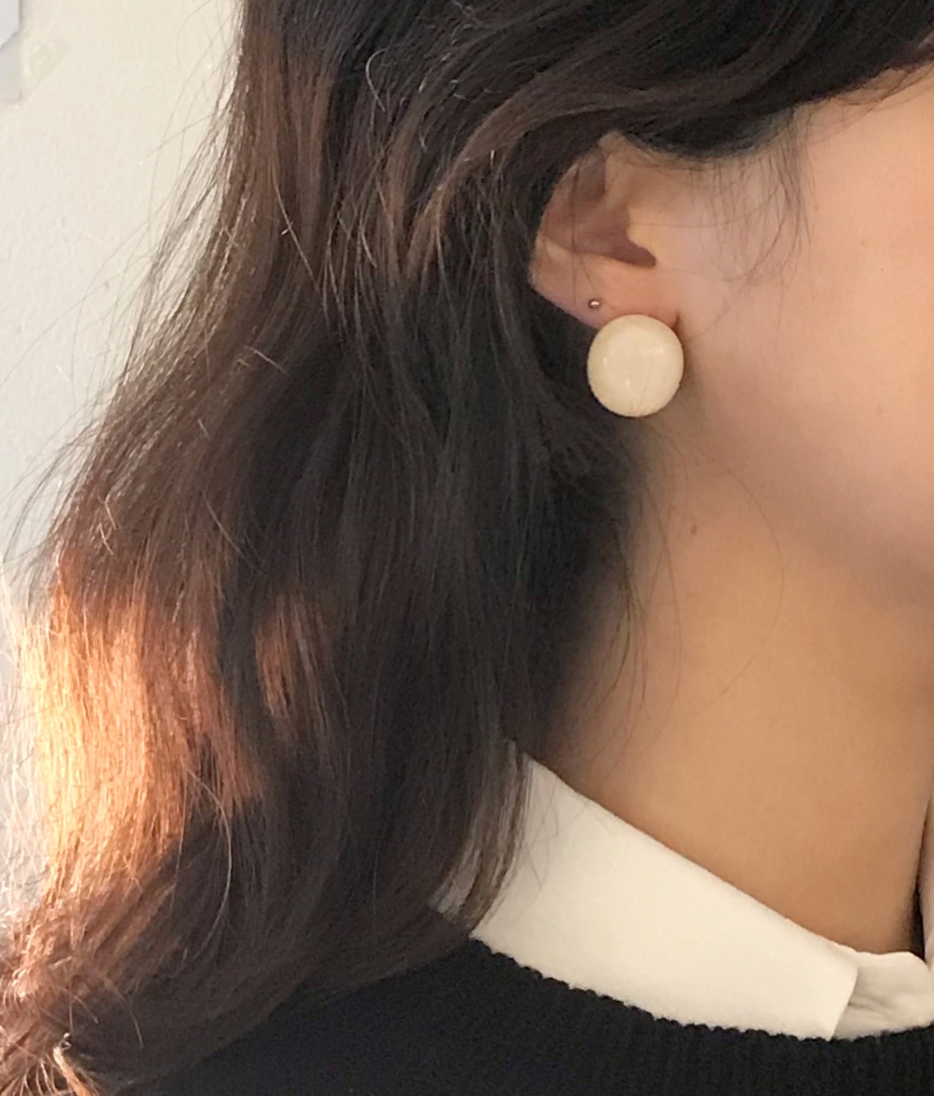 Formica Pebble earring non-piercing Clip [Cream]