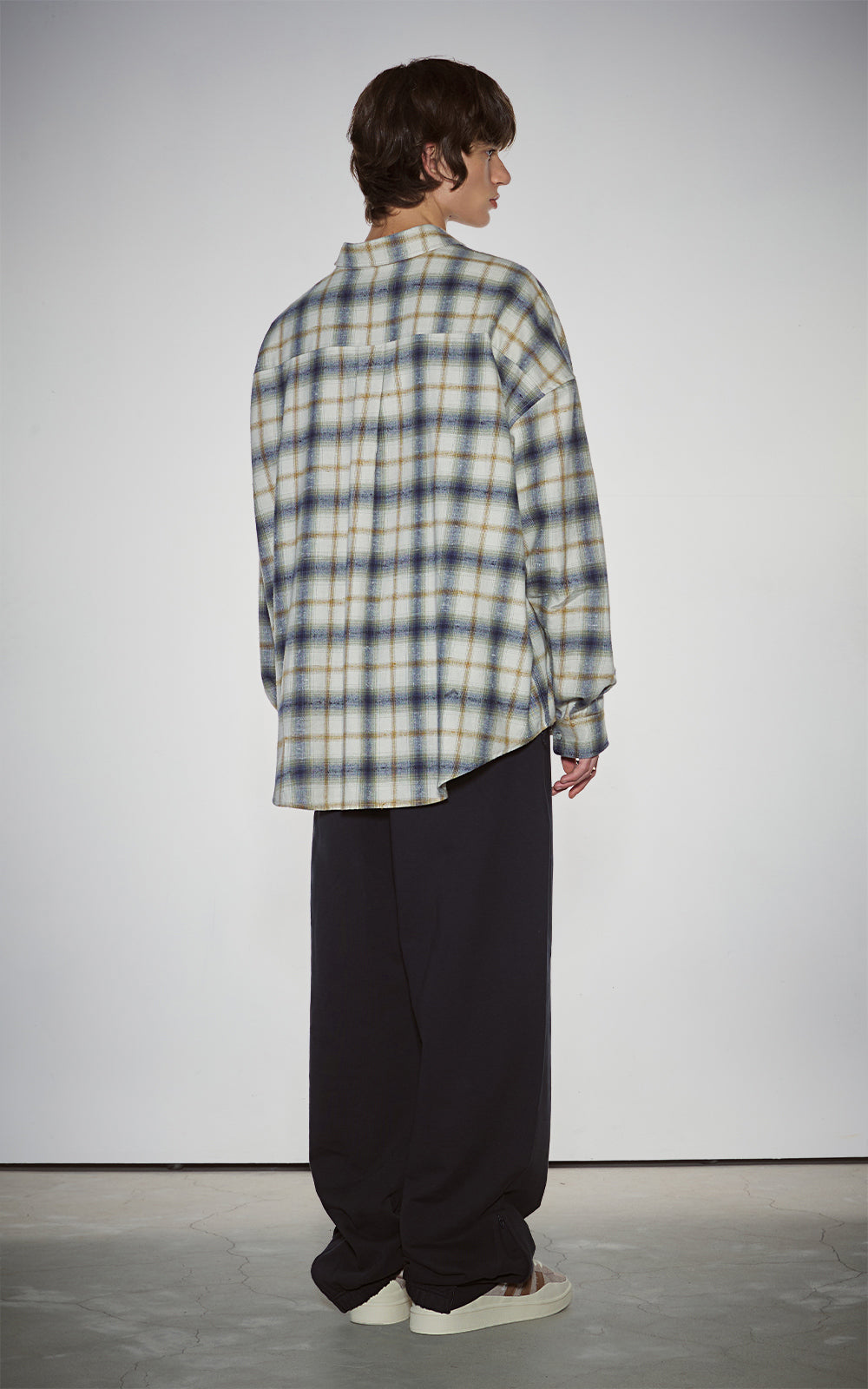 ROUNDED COLLAR CHECK SHIRT_IVORY