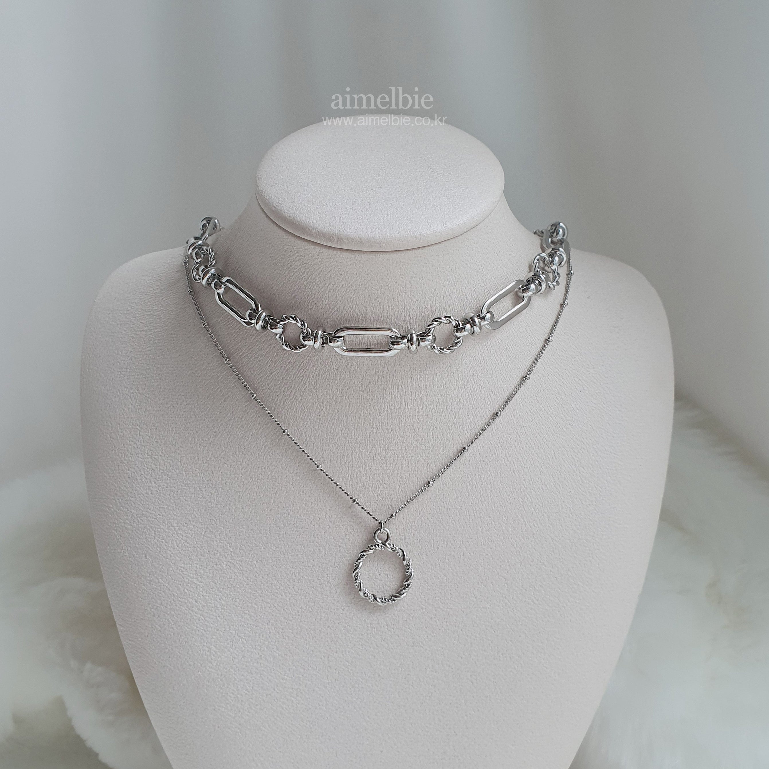 Urban Chain Layered Choker Necklace (Risabae Necklace)