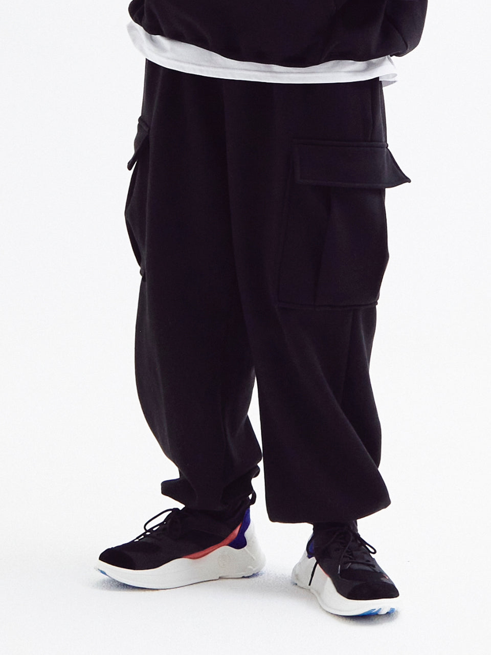 Balloon over cargo fleece jogger pants Black