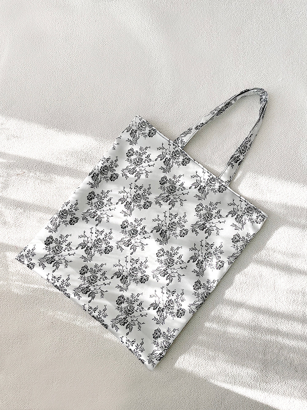 Rose Embroidery Satin Eco-bag (L/White Silver)