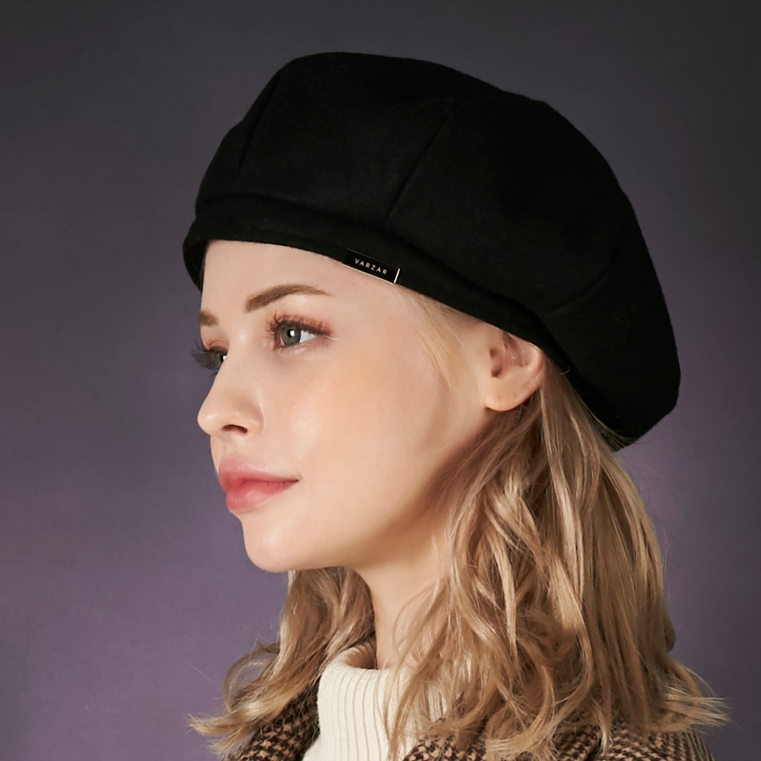 Bold metal tip wool beret