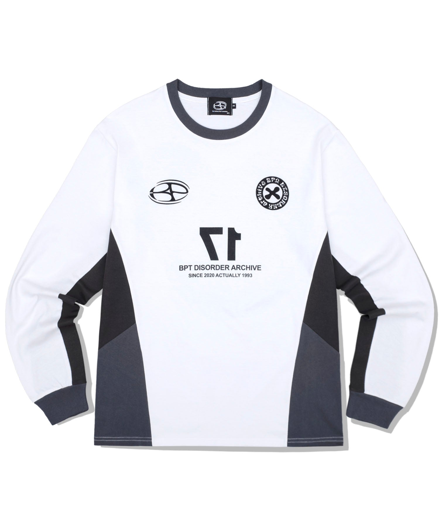 SPORTY GRAPHIC LOGO SLEEVE WHITE