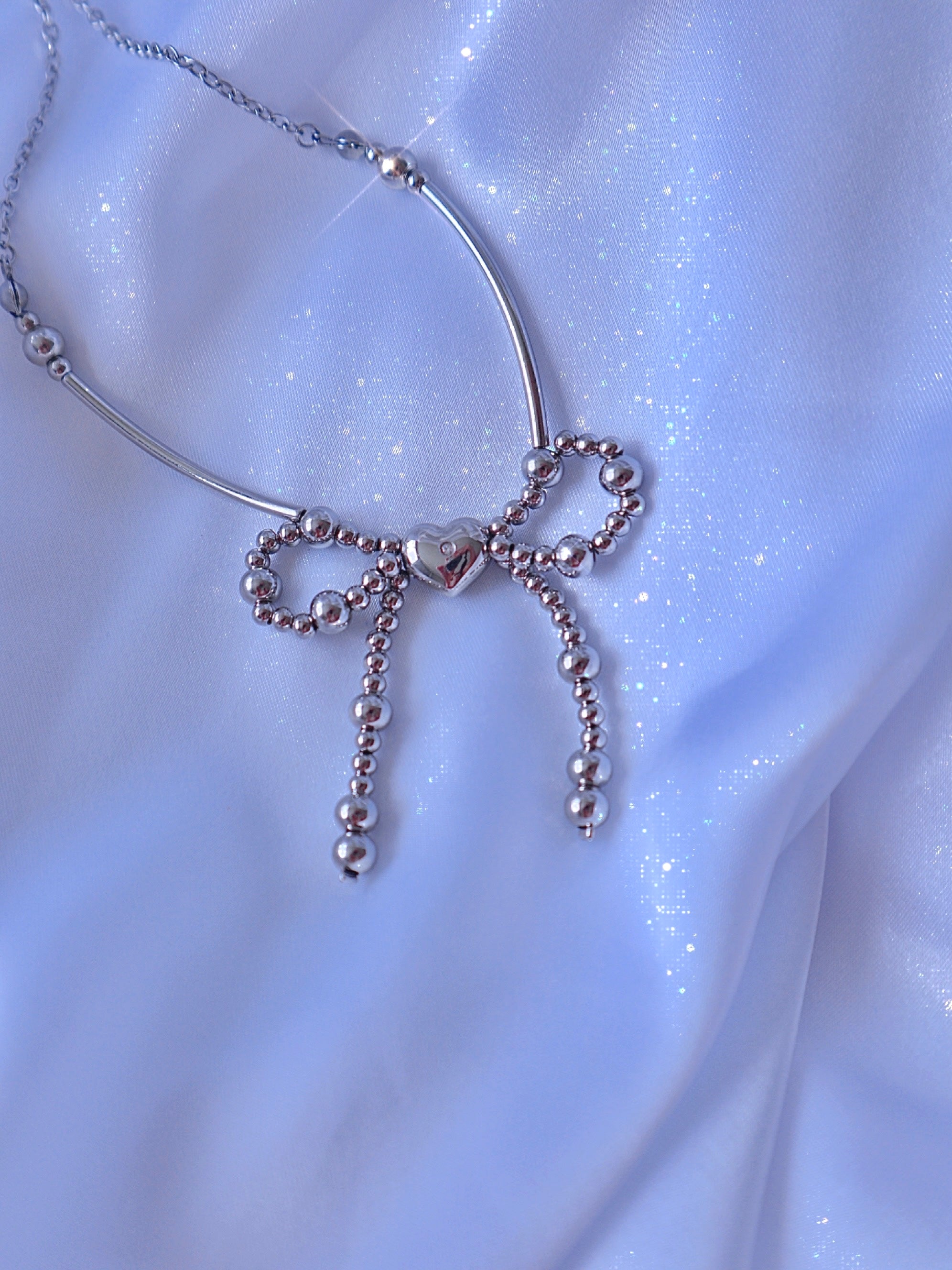 Ribbon Heart Beam Necklace