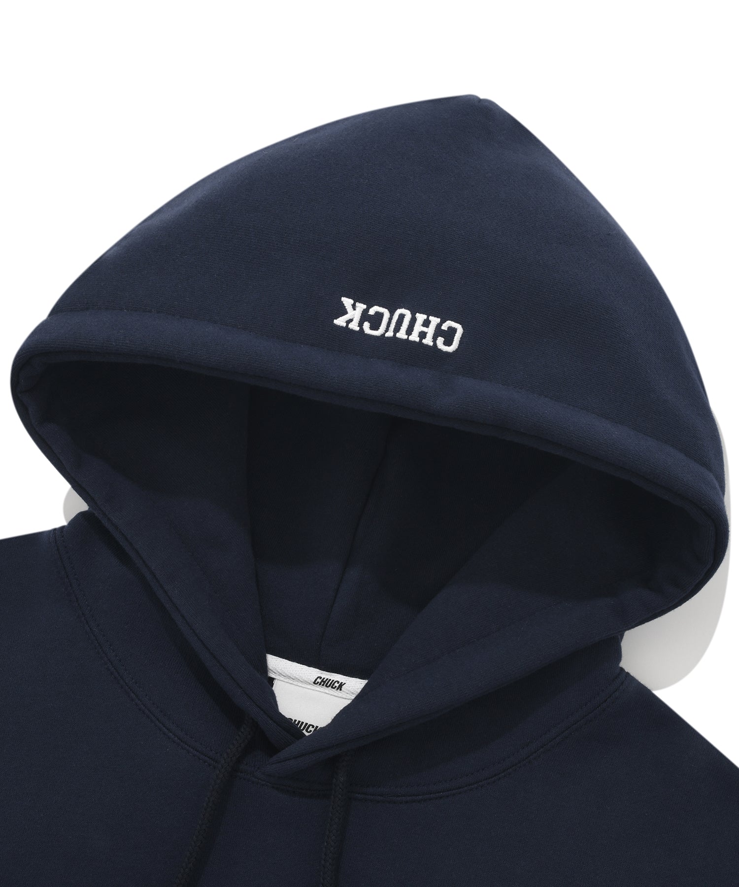 アップリケアーチロゴクロップフーディ/CHUCK APPLIQUE ARCH LOGO CROP HOODIE (NAVY)