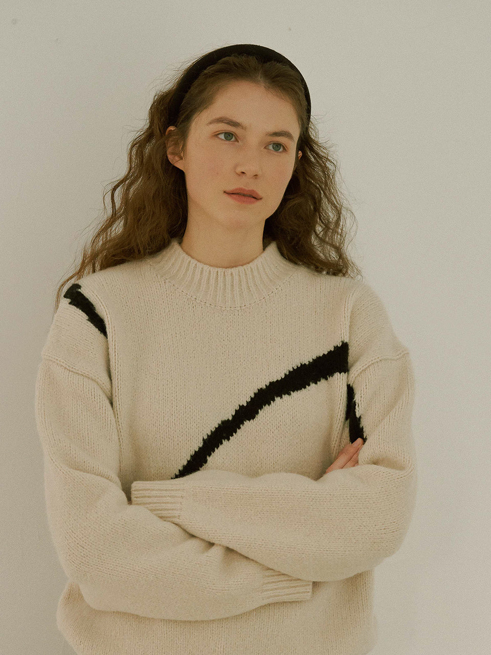 Line half turtleneck knit