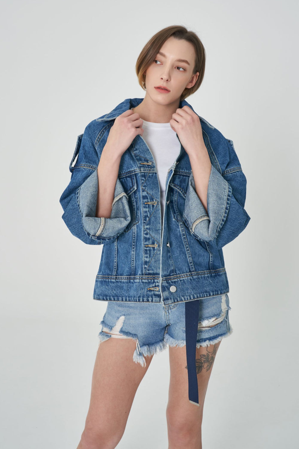 OVER FIT SHOULDER STRAP DENIM JACKET [6896]