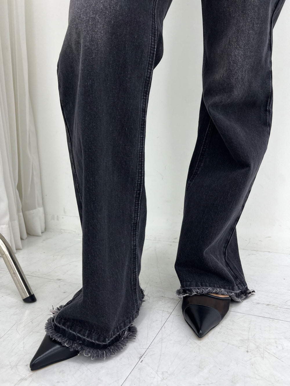 Stud side-cut wide denim jean (Black)