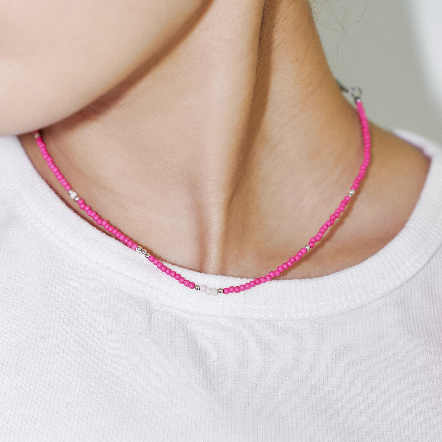 LOVE SKINNY BEADS NECKLACE PINK