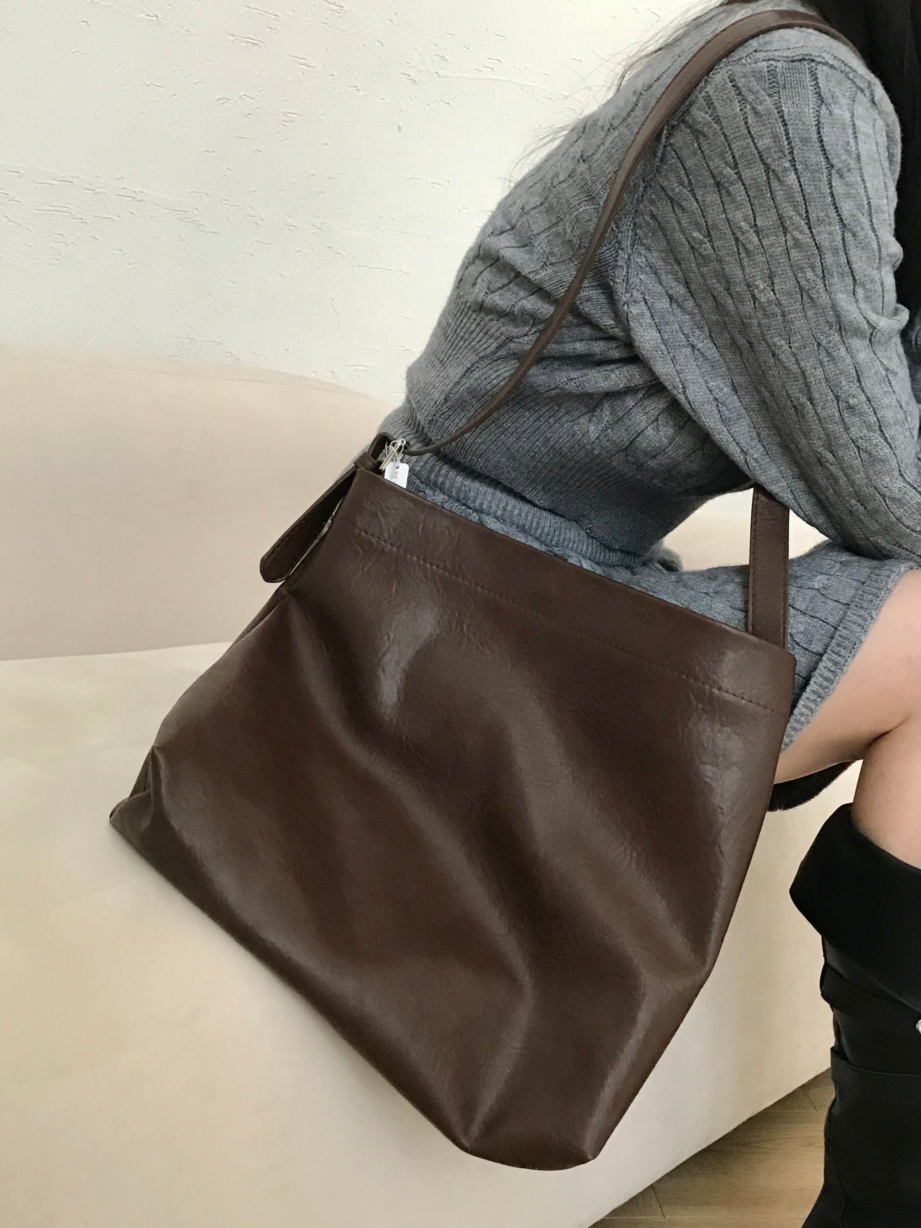 Pier shoulder bag