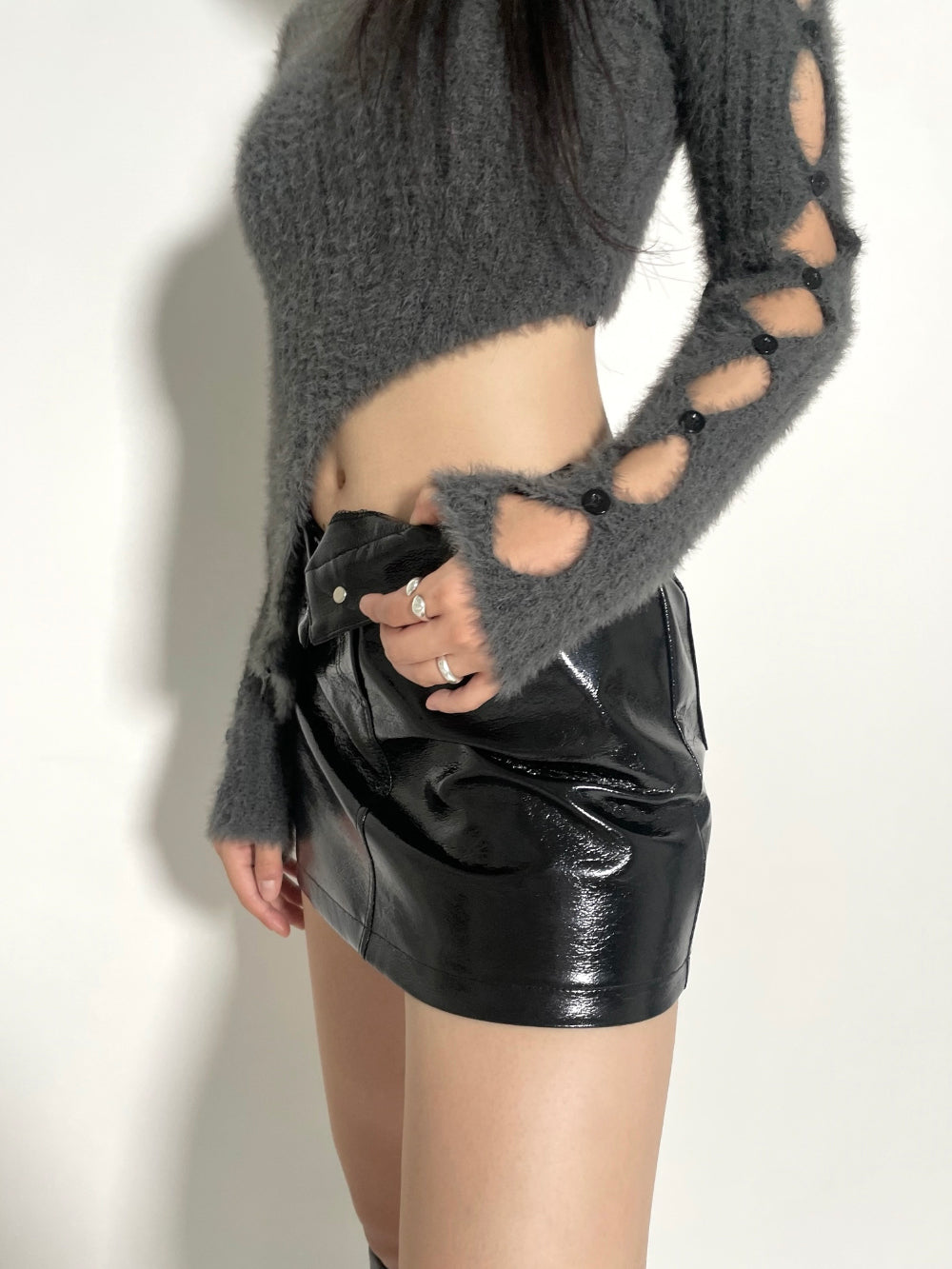 Unbalance slit detail button knit (Charcoal)