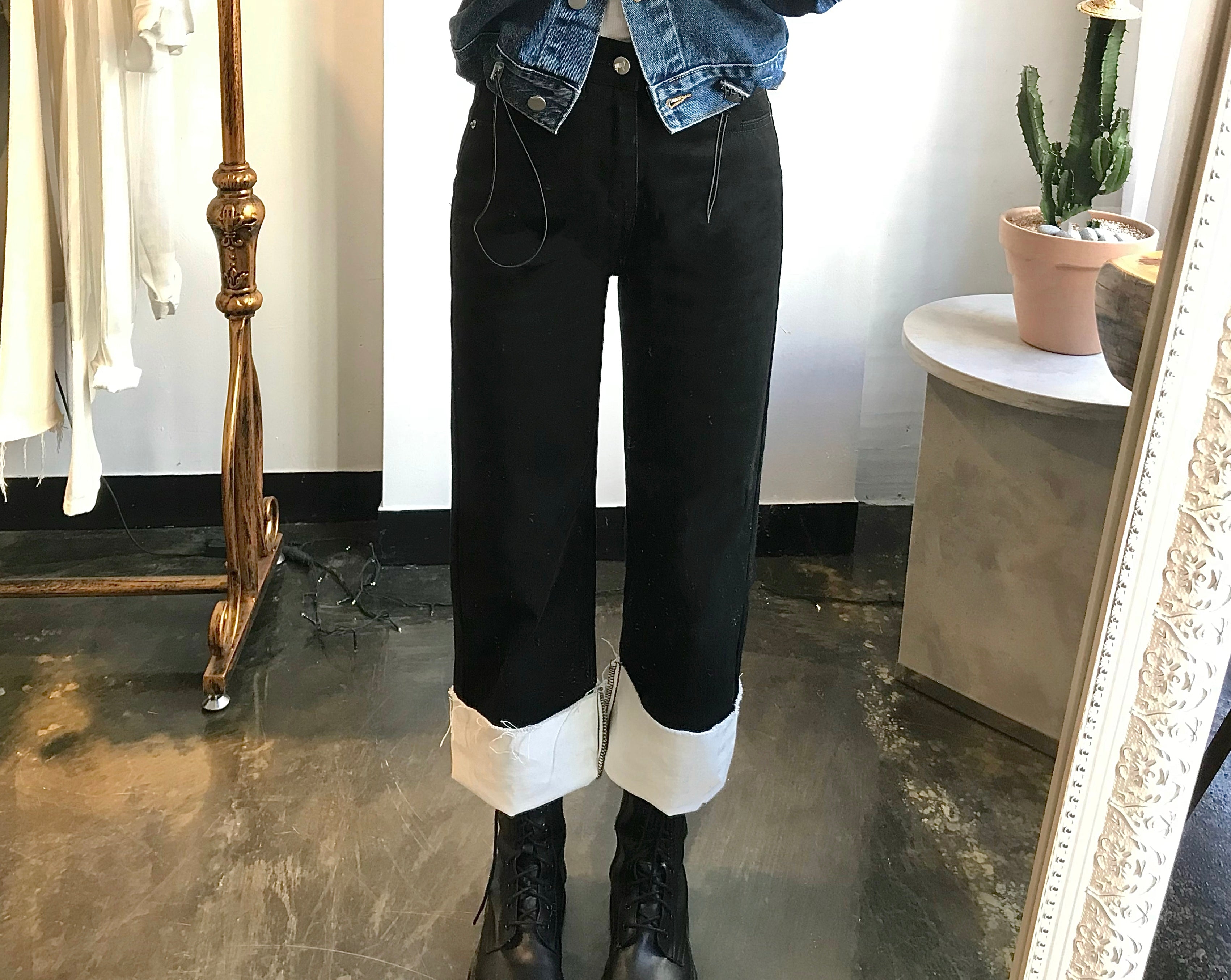 SEMI WIDE FIT BLACK+WHITE DENIM PANTS [17723]