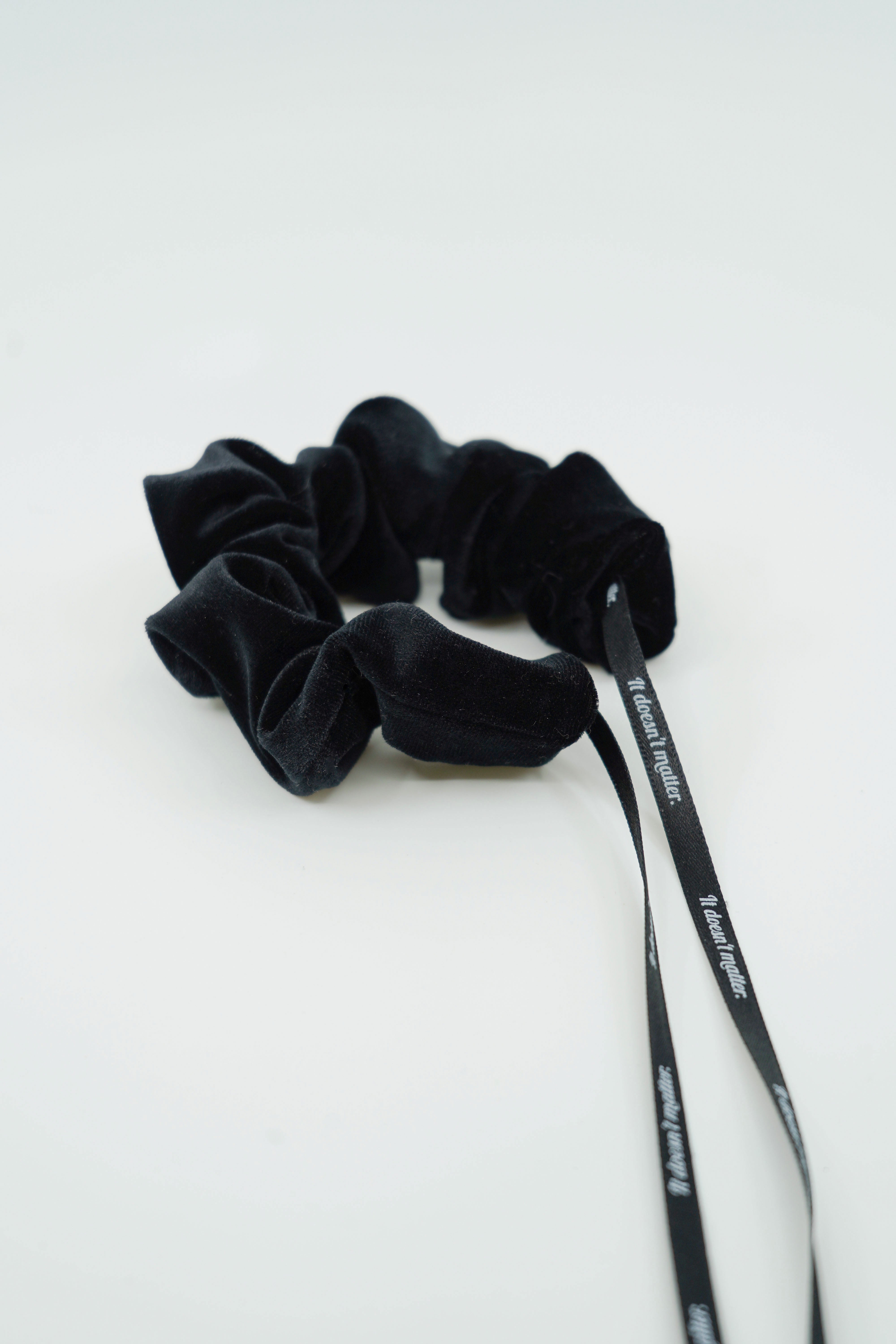 [Velvet] Mizz ribbon scrunchie (Black) 