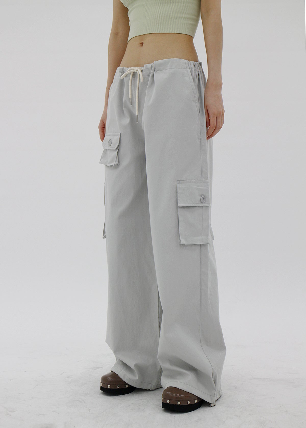 low-rise pocket-string gray trousers