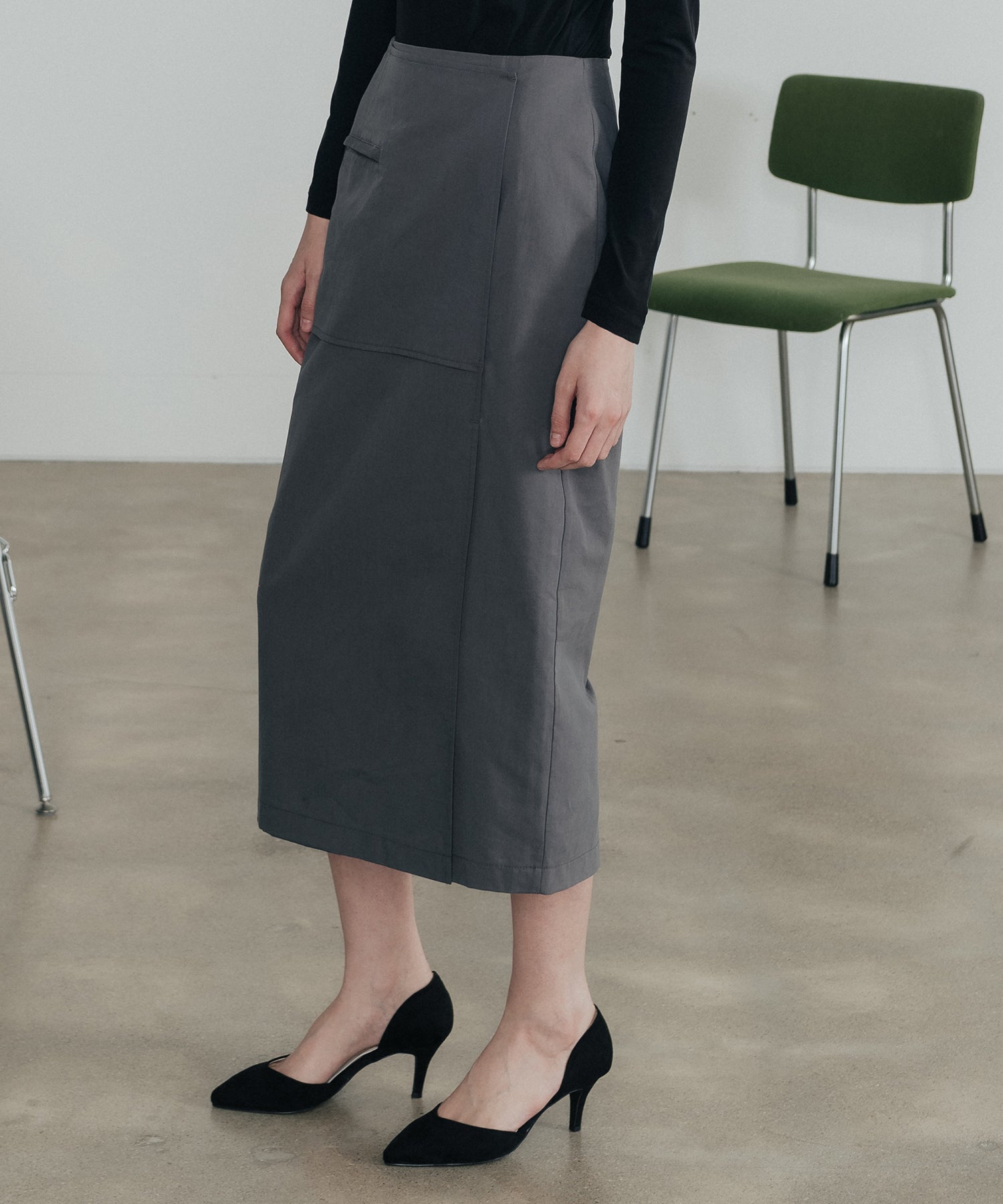 Classic pocket maxi cutting skirt_Charcoal