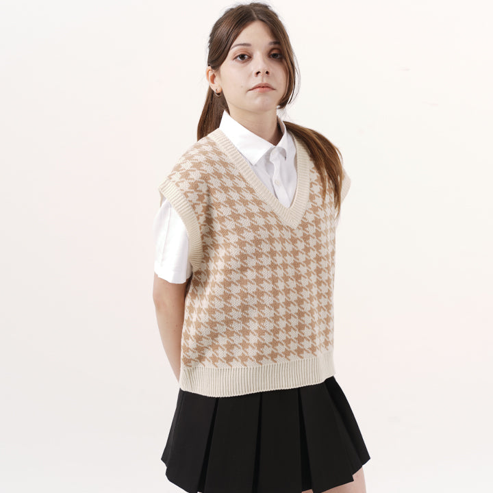 V-NECK HOUNDTOOTH KNIT VEST (BEGIE)