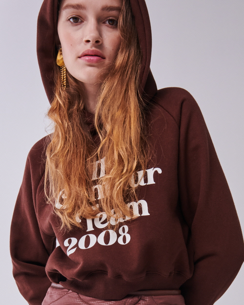 TEAM 2008 CROPPED HOODY_BROWN