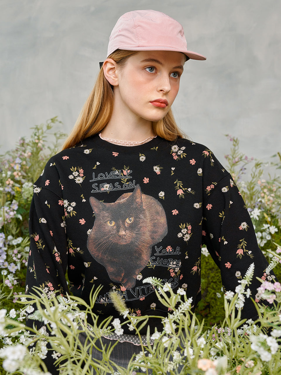 Flower Cat Lettering Sweatshirt (Black)